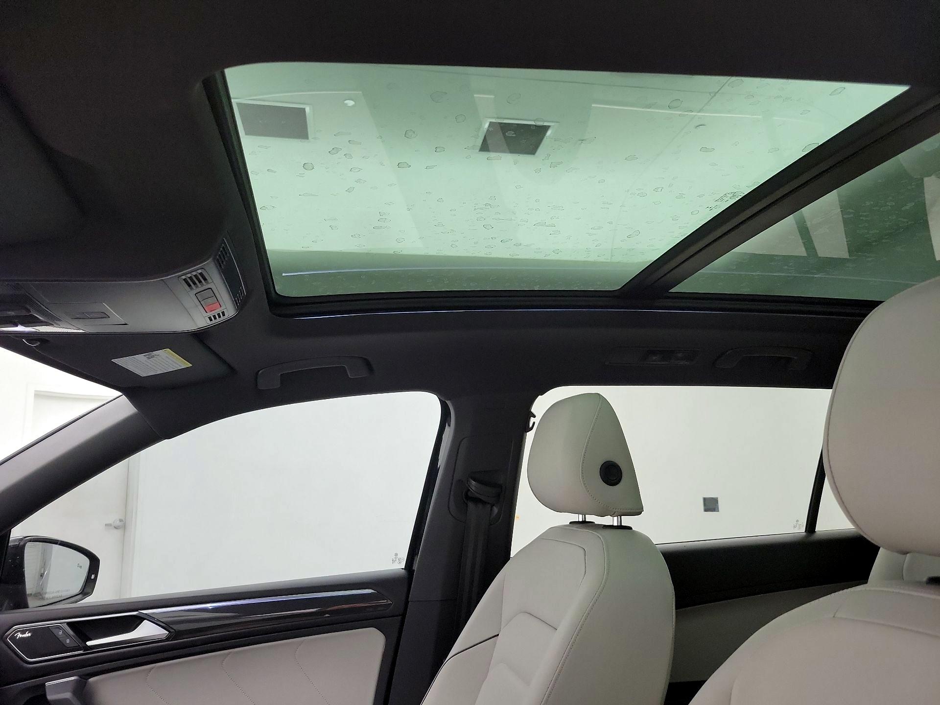 Thumbnail: 2018 Volkswagen Tiguan - 20