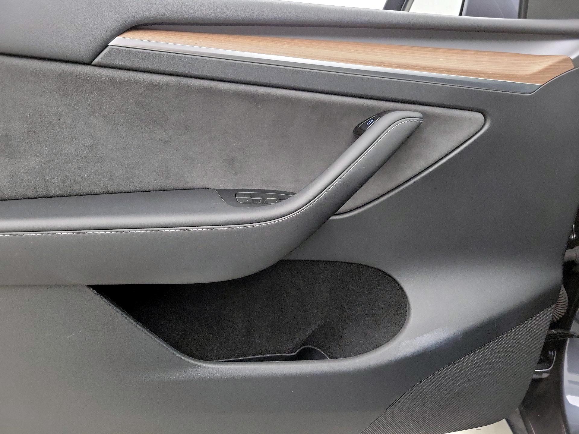 Thumbnail: 2023 Tesla Model Y - 12