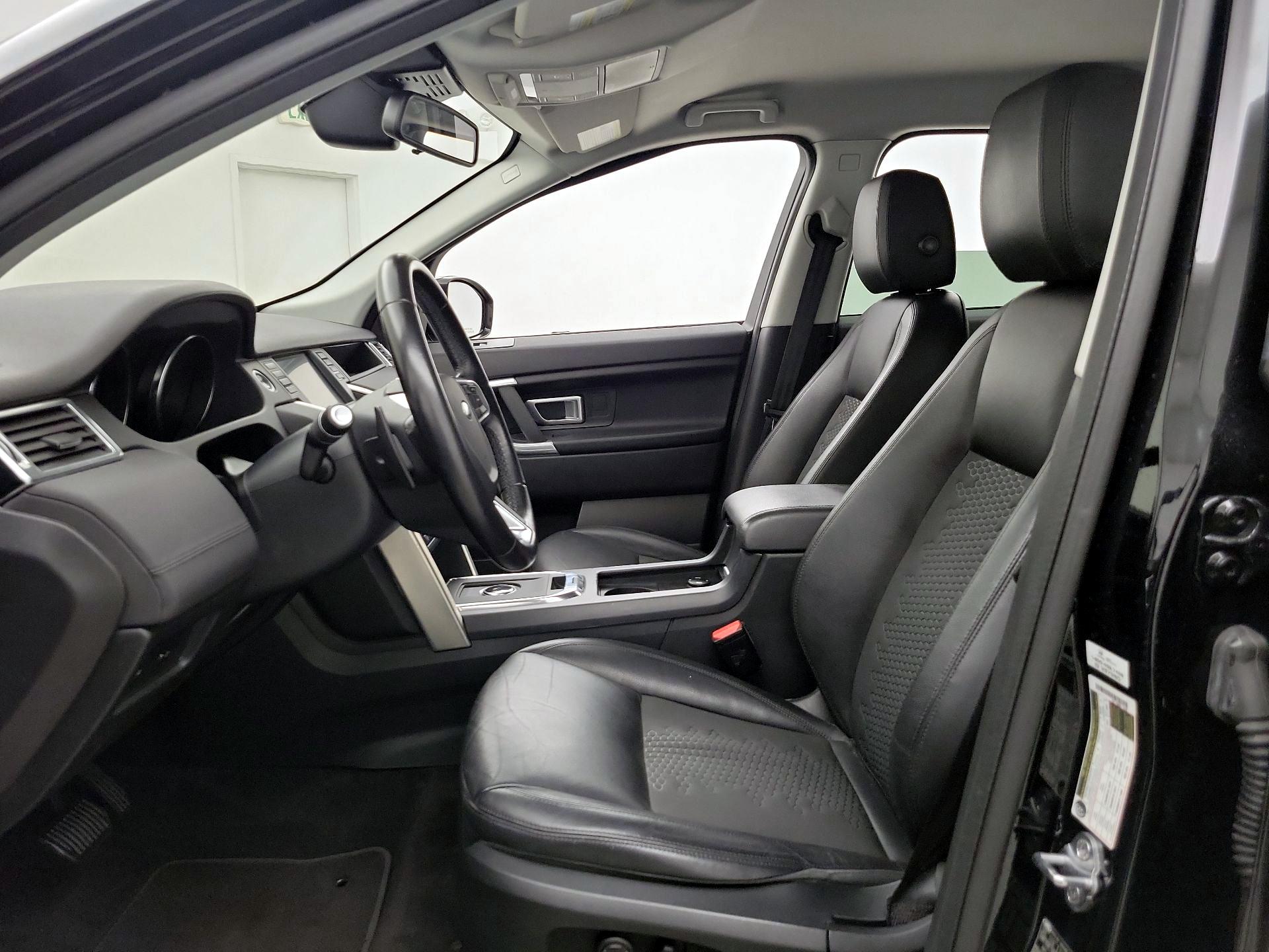 Thumbnail: 2019 Land Rover Discovery Sport - 11