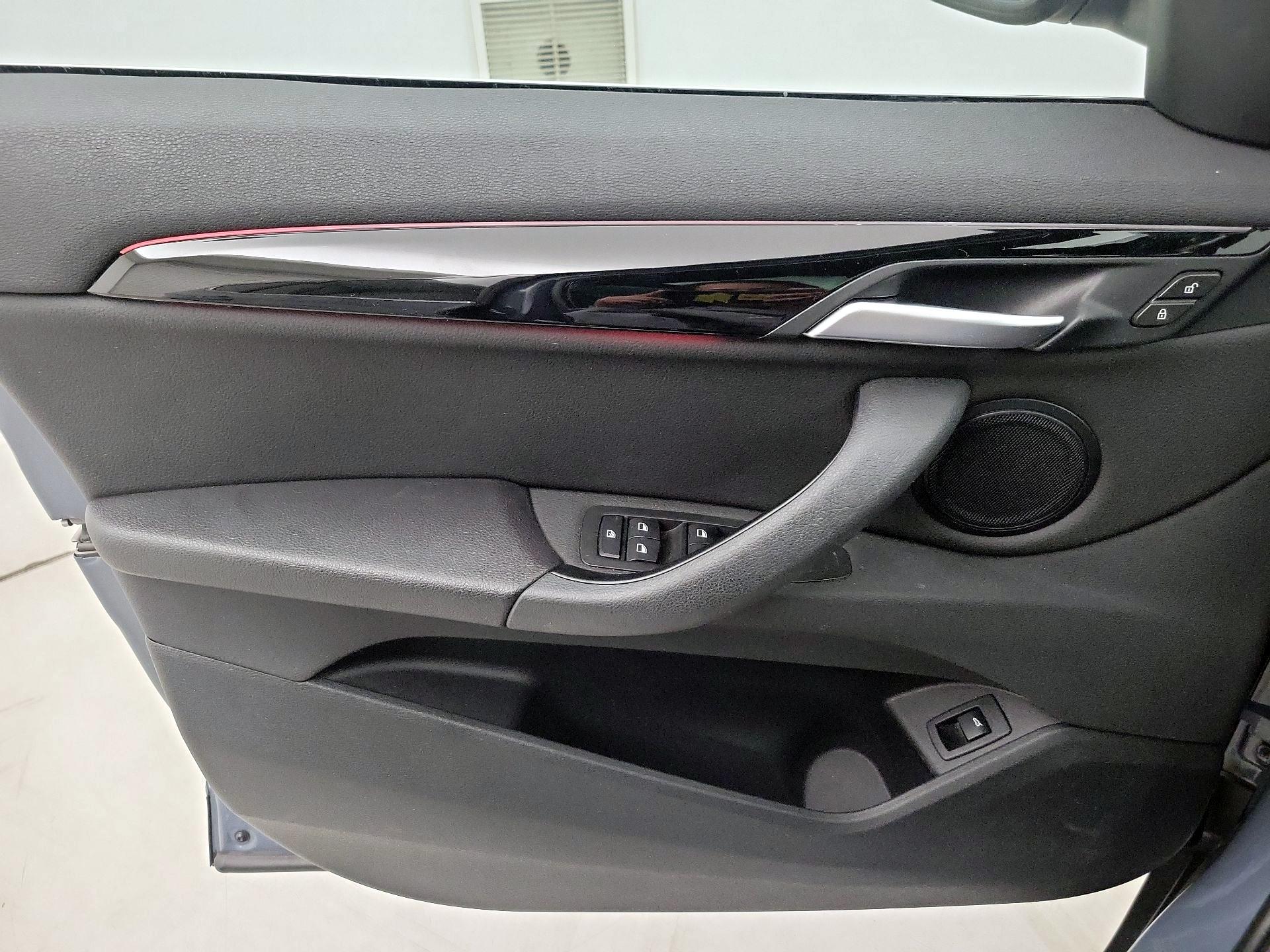 Thumbnail: 2021 BMW X1 - 12