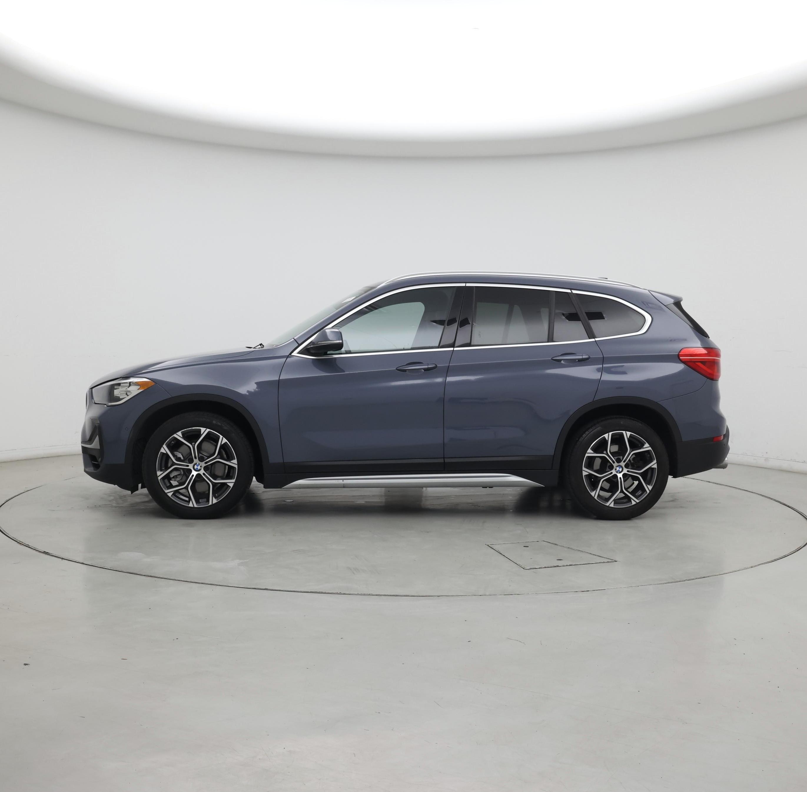 Thumbnail: 2021 BMW X1 - 3