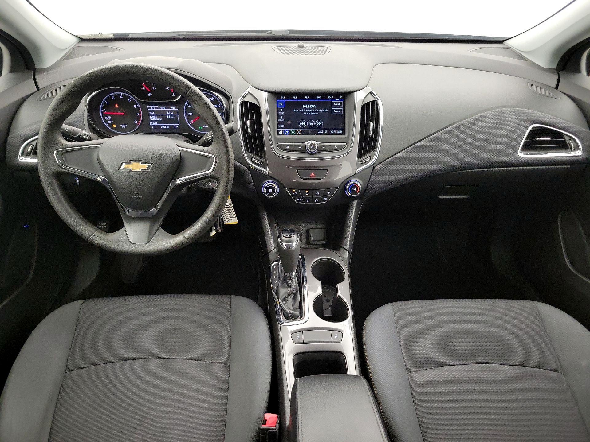 Thumbnail: 2019 Chevrolet Cruze - 9