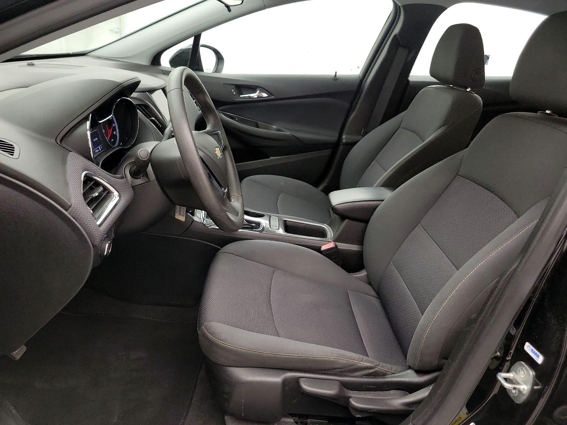 Thumbnail: 2019 Chevrolet Cruze - 11