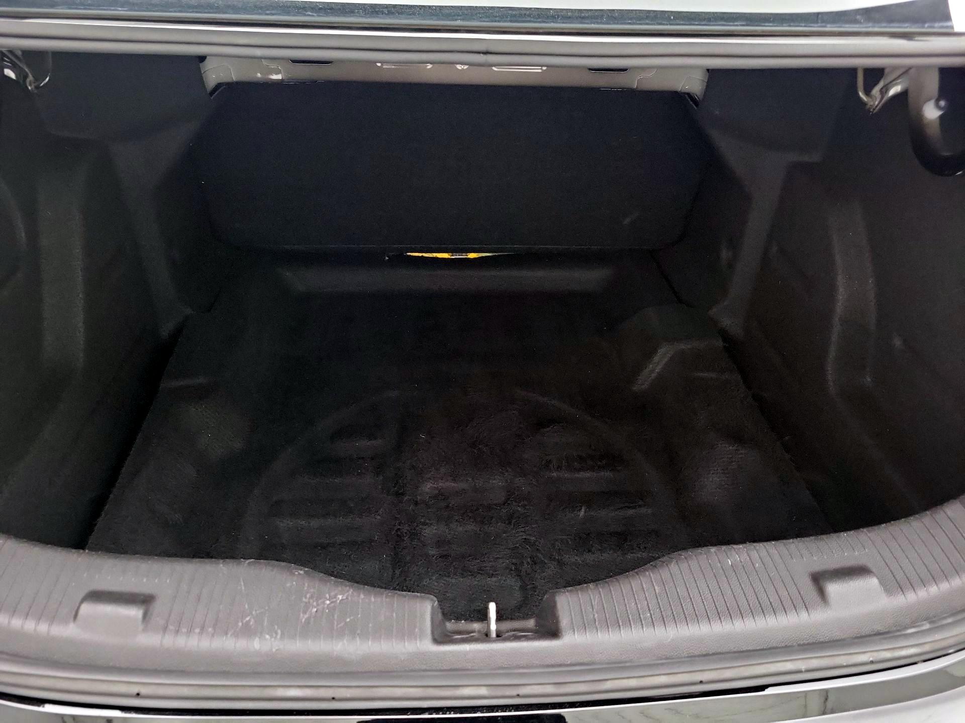 Thumbnail: 2019 Chevrolet Cruze - 20