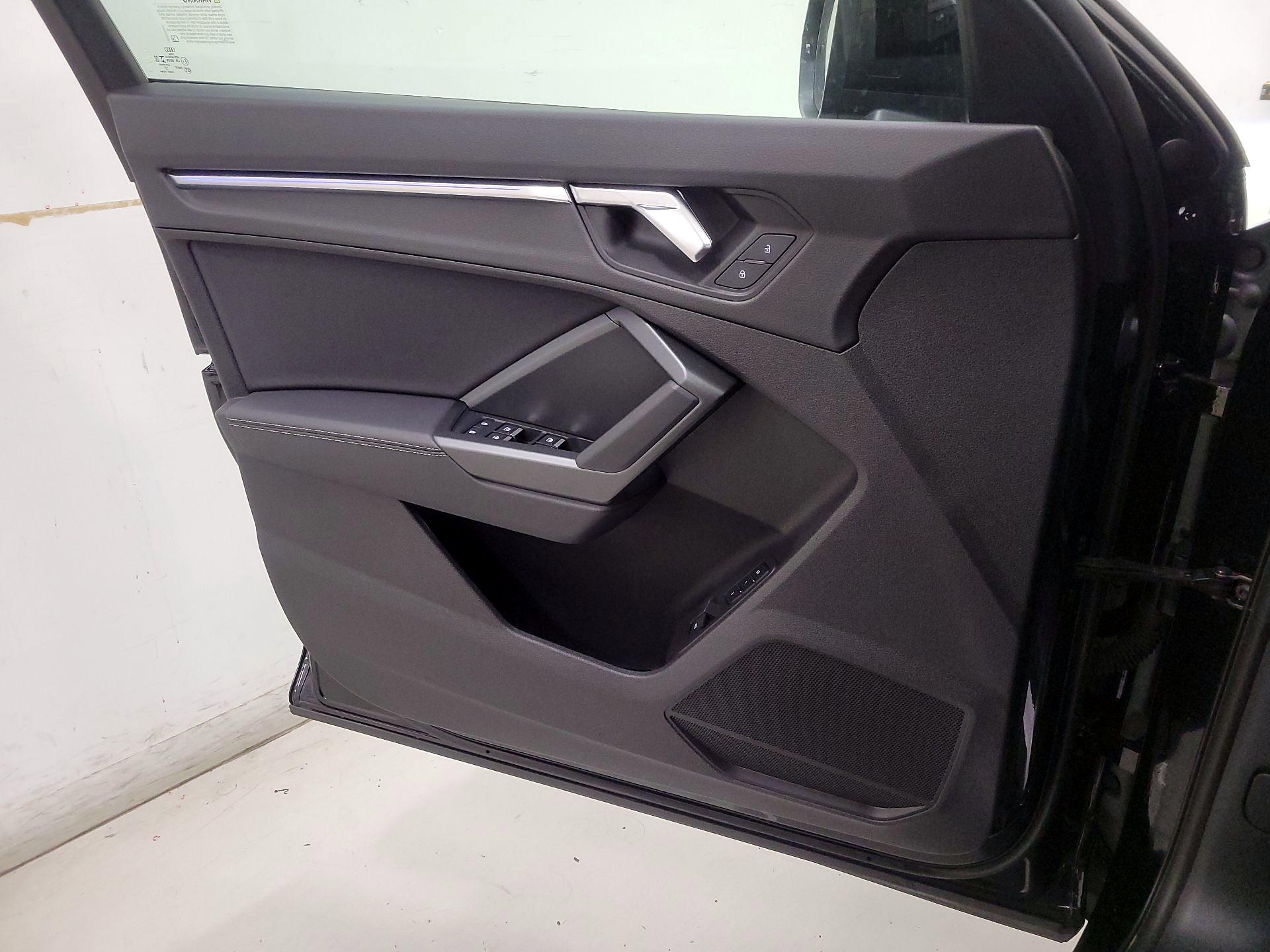 Thumbnail: 2022 Audi Q3 - 12