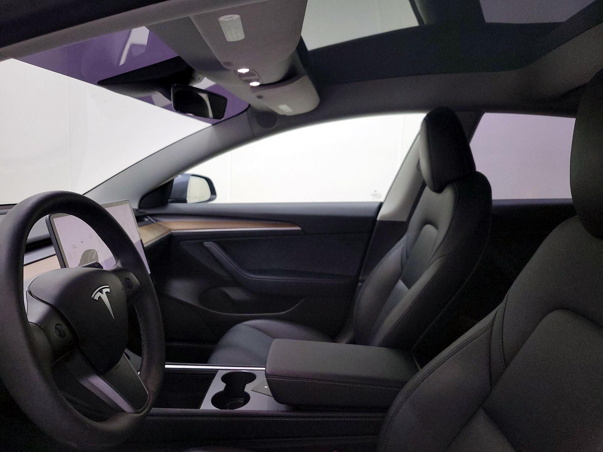 Thumbnail: 2023 Tesla Model 3 - 19