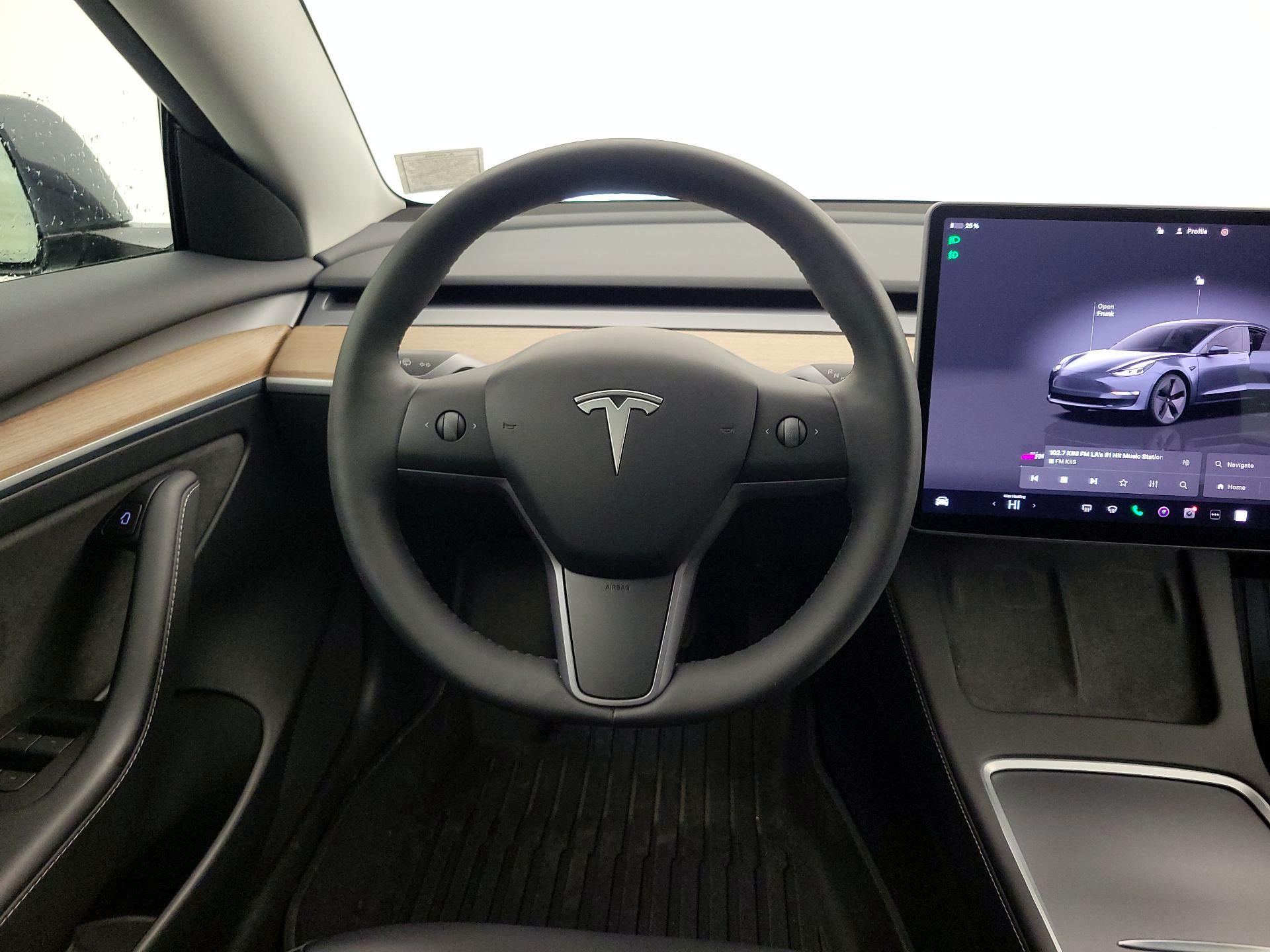 Thumbnail: 2023 Tesla Model 3 - 10