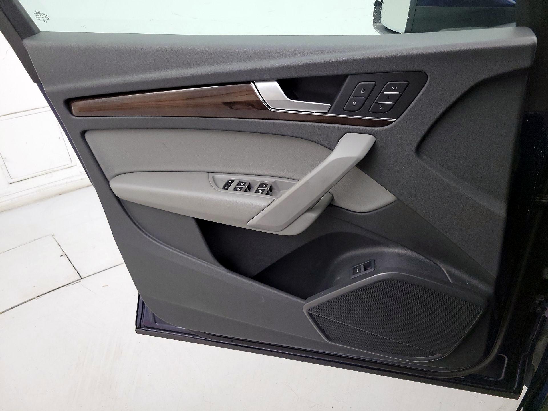 Thumbnail: 2020 Audi Q5 - 12