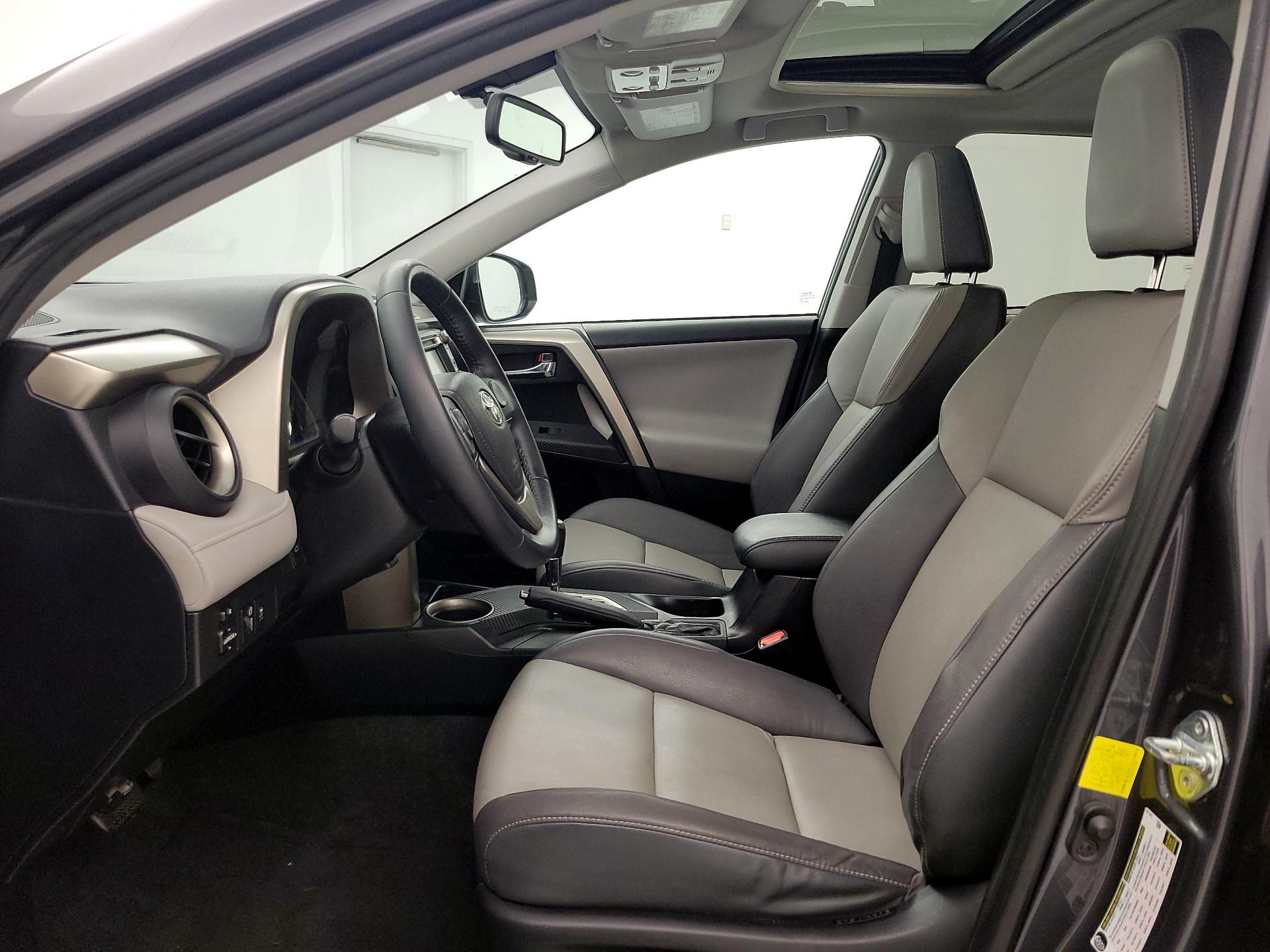 Thumbnail: 2015 Toyota RAV4 - 11