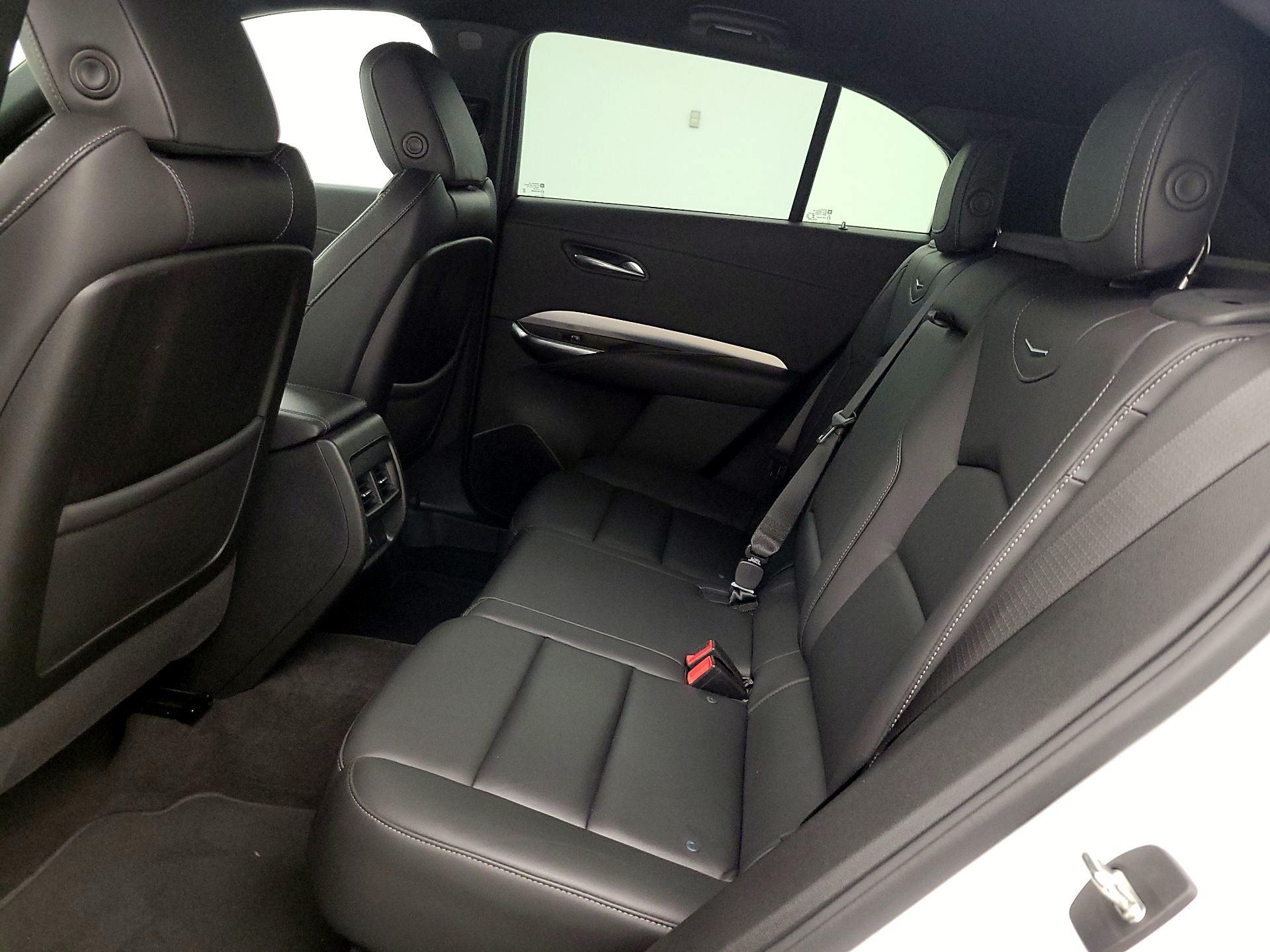 Thumbnail: 2022 Cadillac XT4 - 19