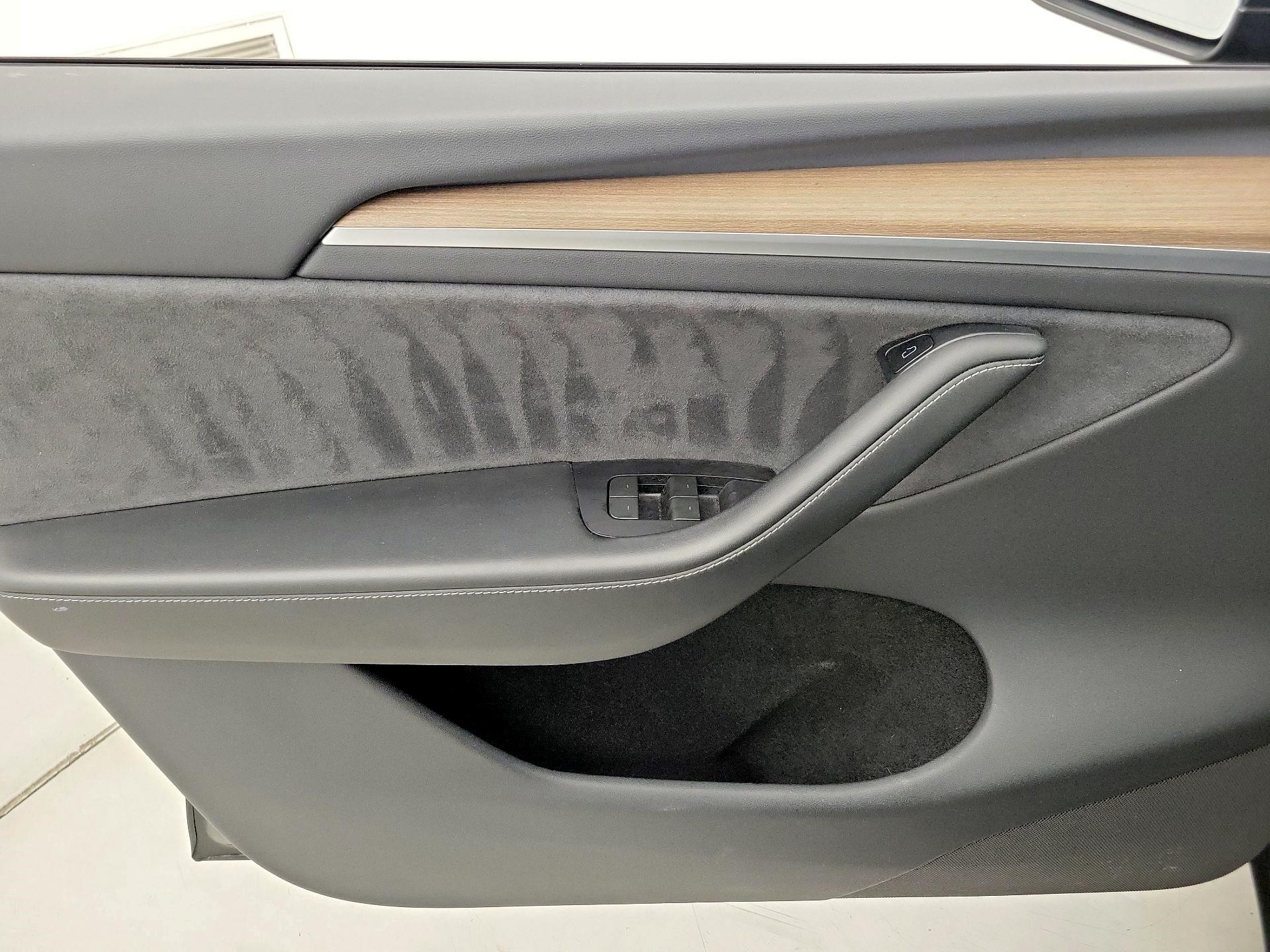 Thumbnail: 2023 Tesla Model Y - 12