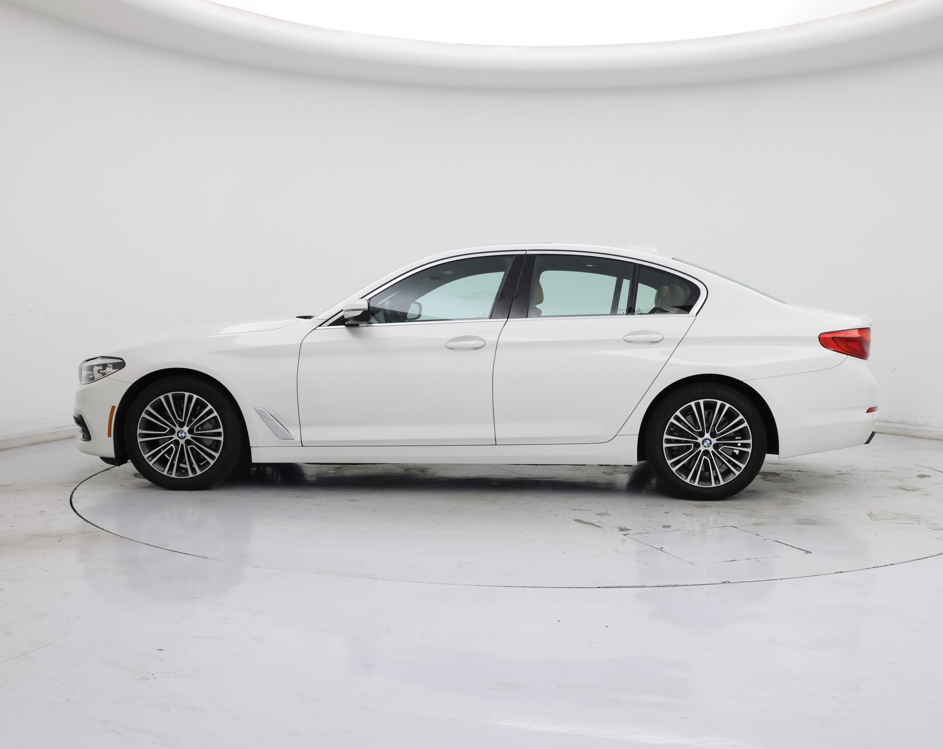 Thumbnail: 2019 BMW 5 Series - 3