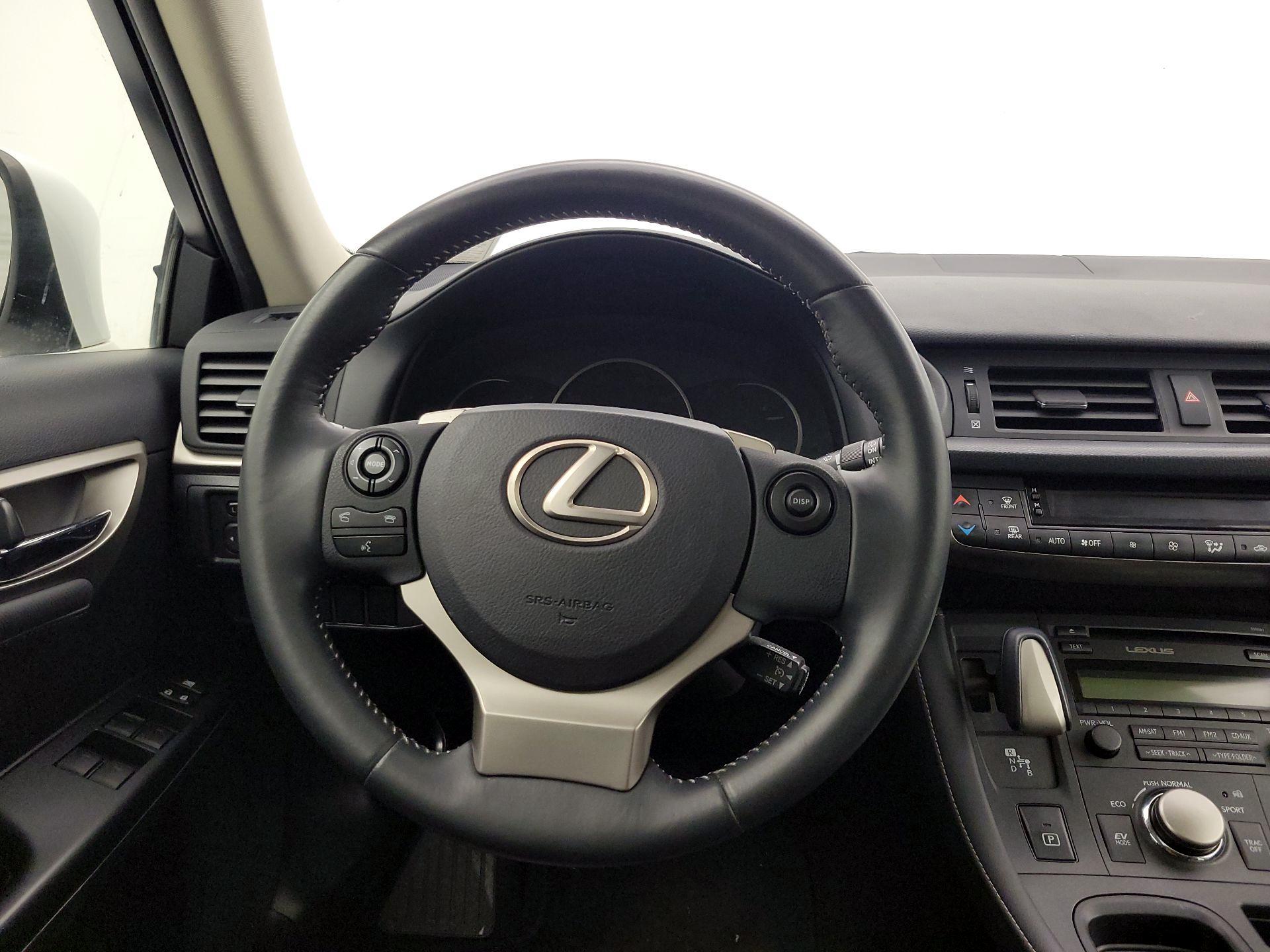 Thumbnail: 2015 Lexus CT - 10