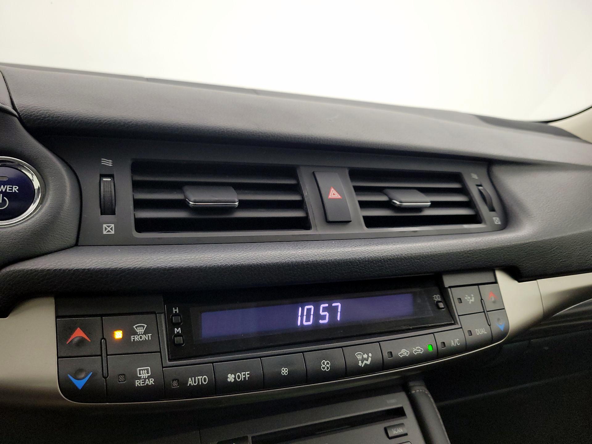 Thumbnail: 2015 Lexus CT - 15