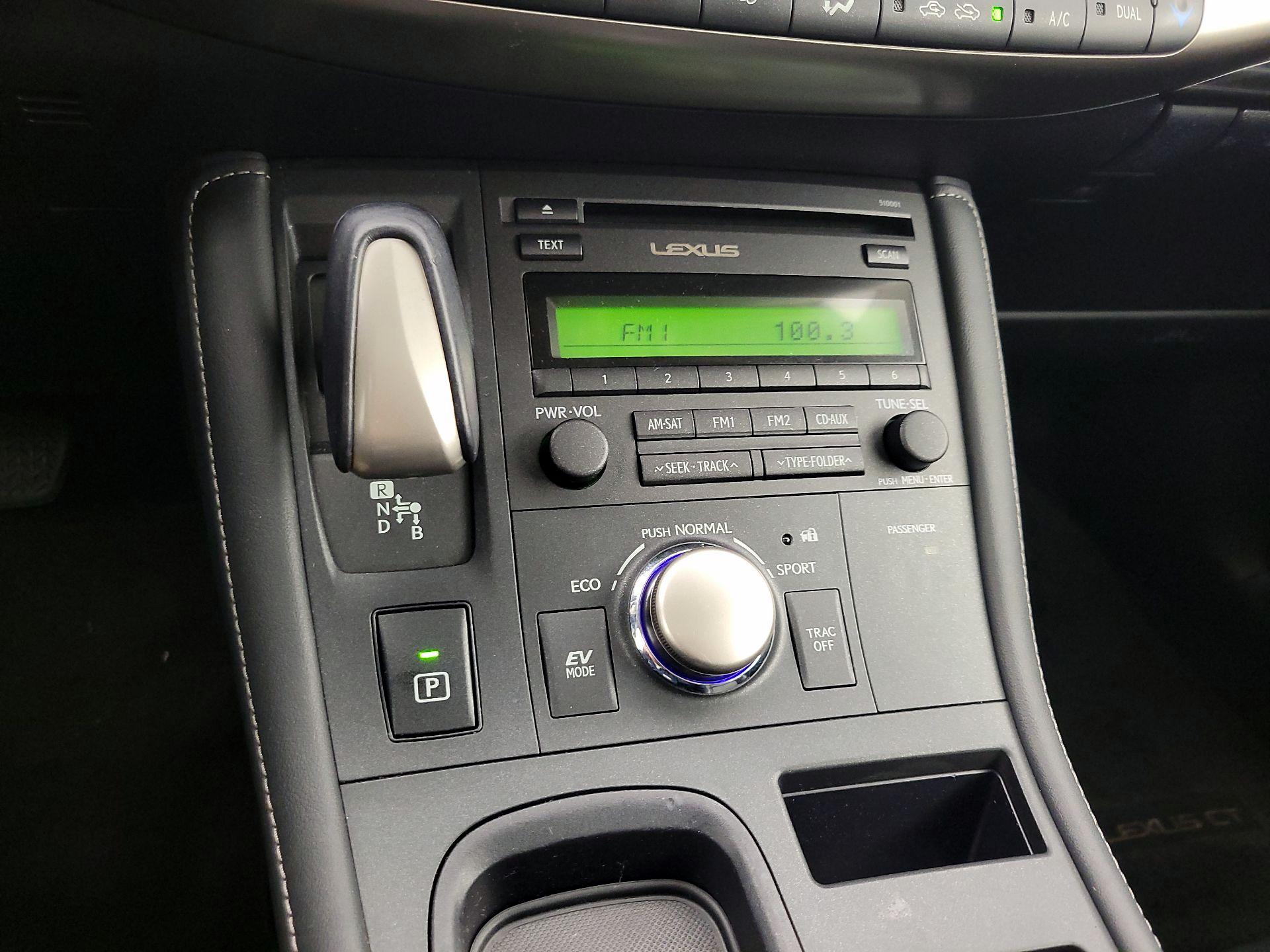 Thumbnail: 2015 Lexus CT - 16