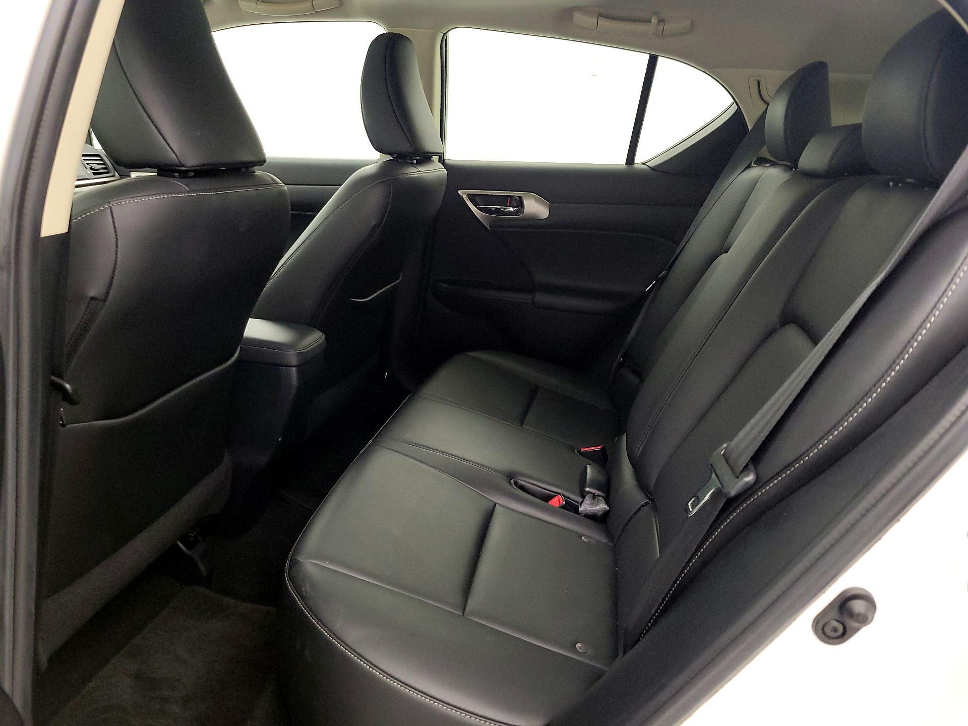 Thumbnail: 2015 Lexus CT - 19