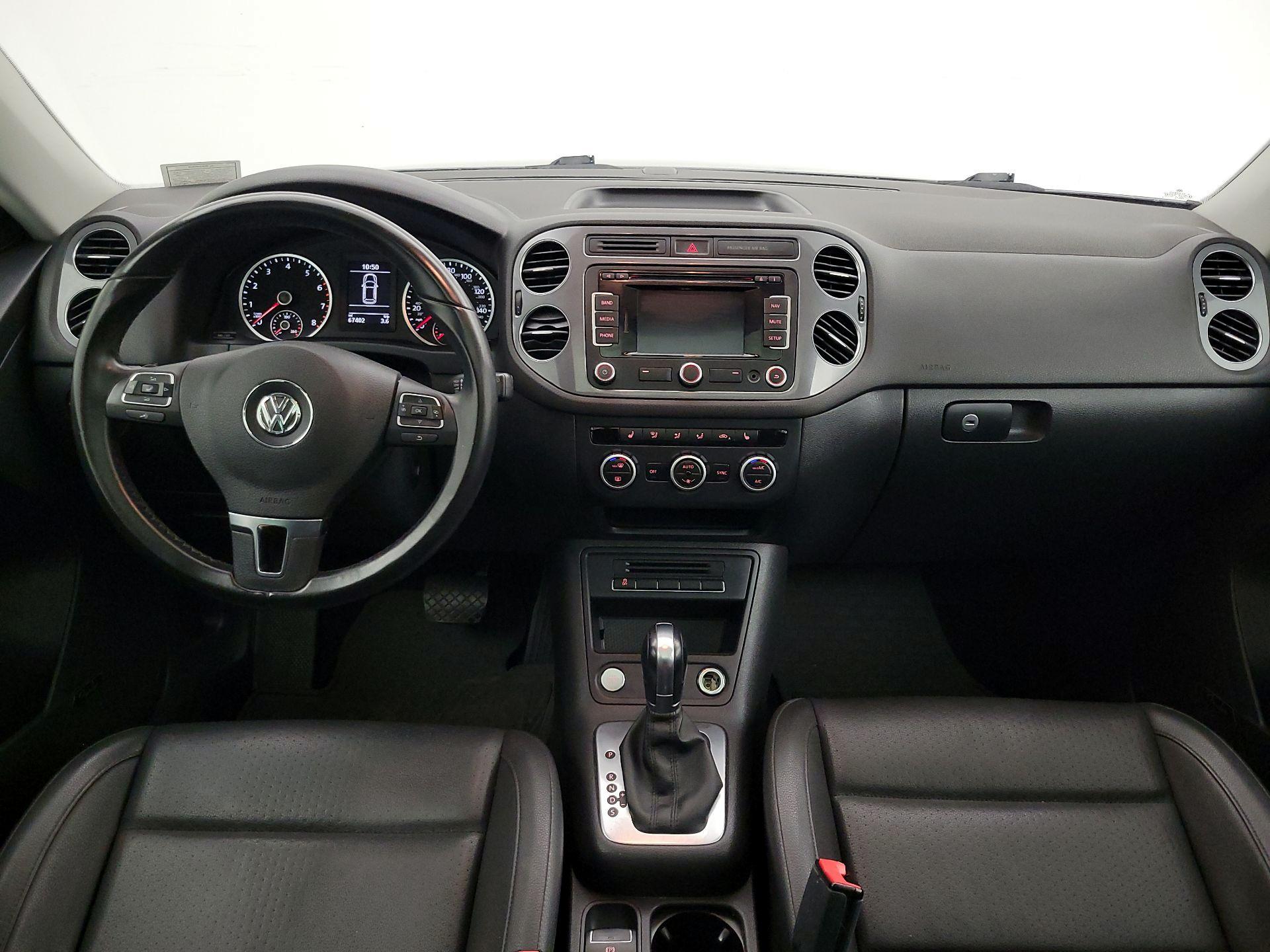 Thumbnail: 2015 Volkswagen Tiguan - 9