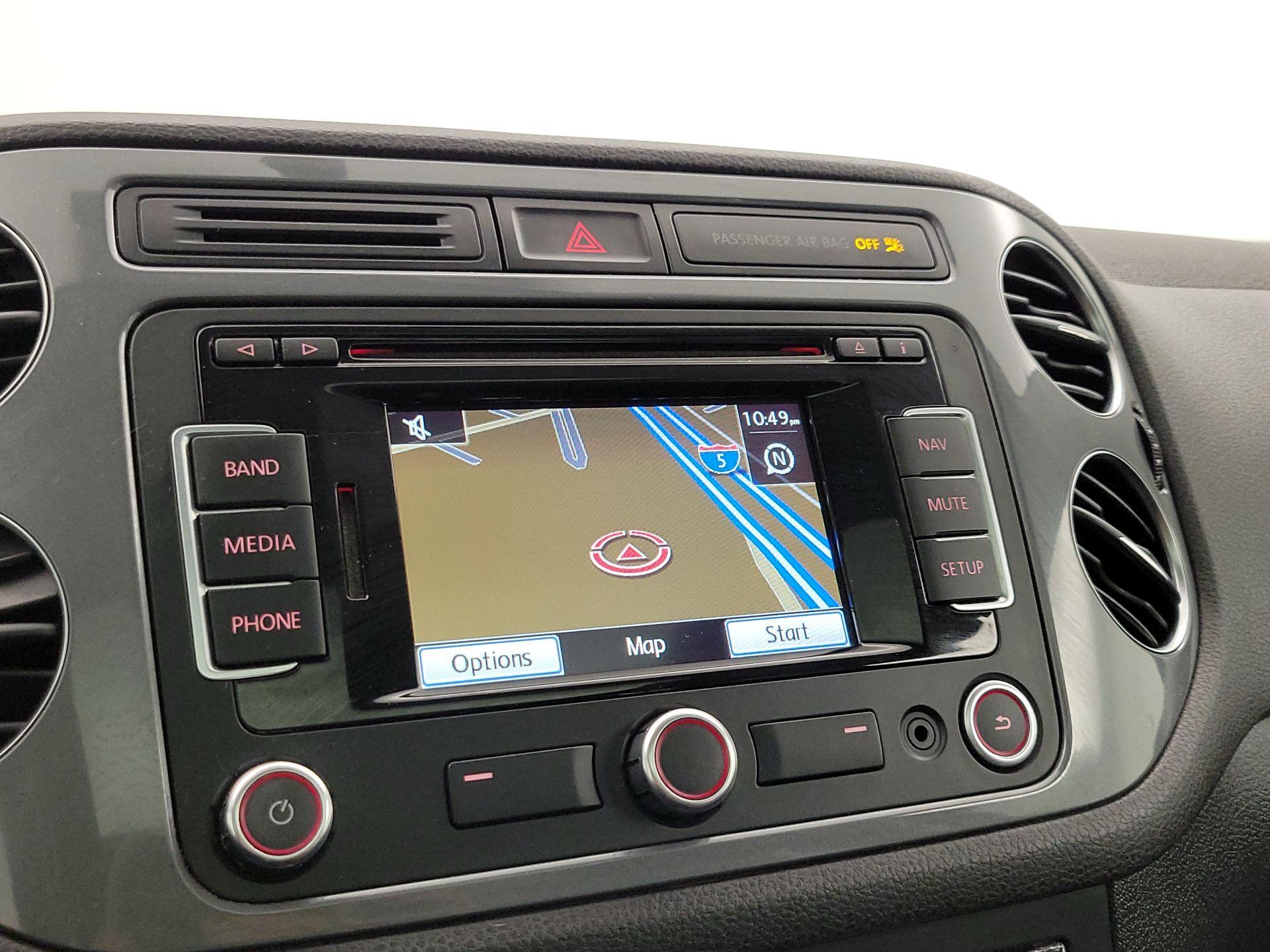 Thumbnail: 2015 Volkswagen Tiguan - 14