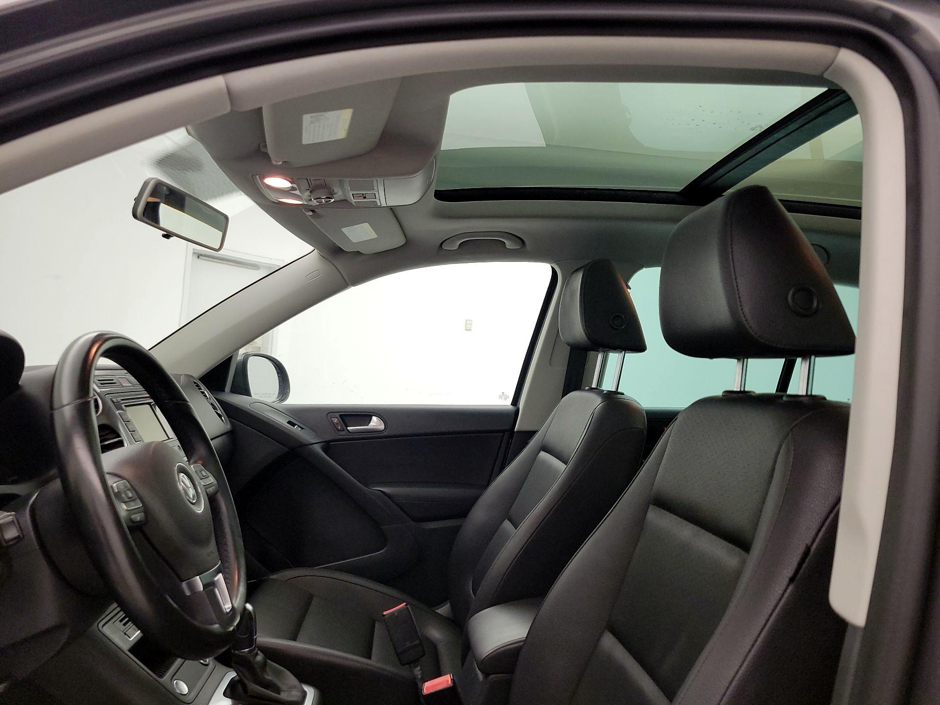 Thumbnail: 2015 Volkswagen Tiguan - 20