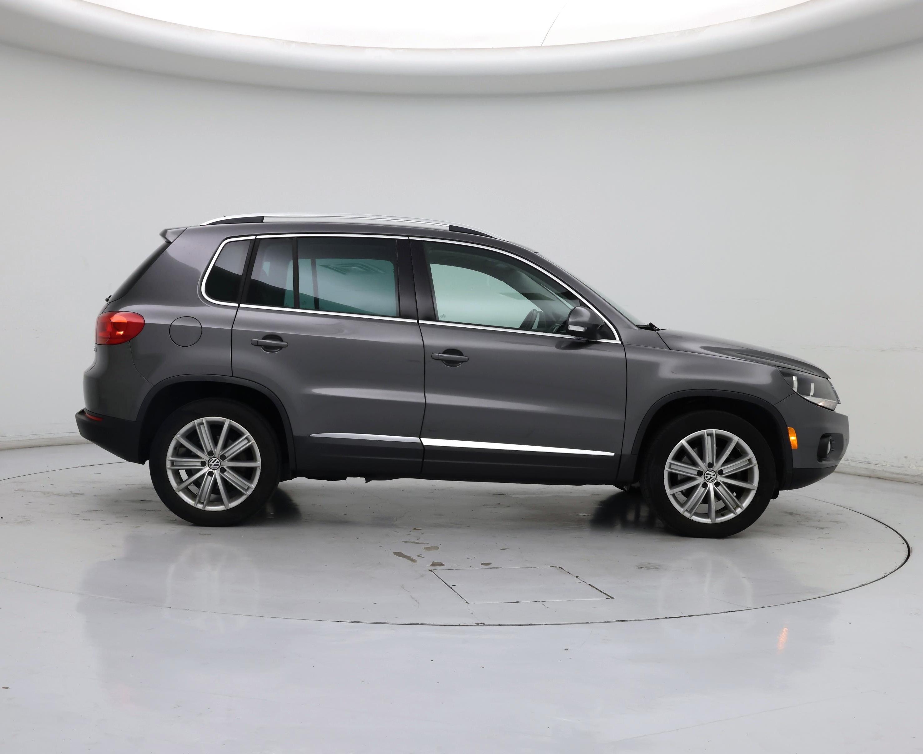 Thumbnail: 2015 Volkswagen Tiguan - 7