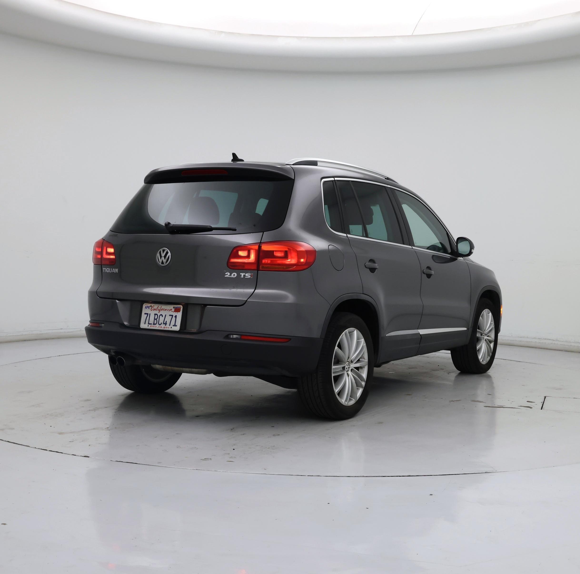 Thumbnail: 2015 Volkswagen Tiguan - 8