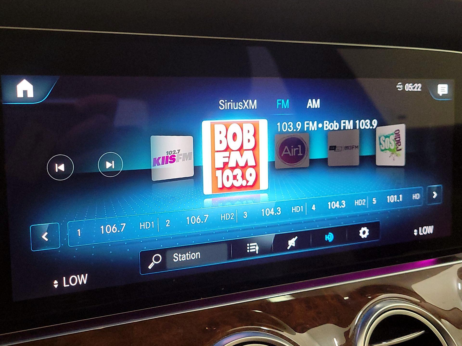 Thumbnail: 2022 Mercedes-Benz E-Class - 15