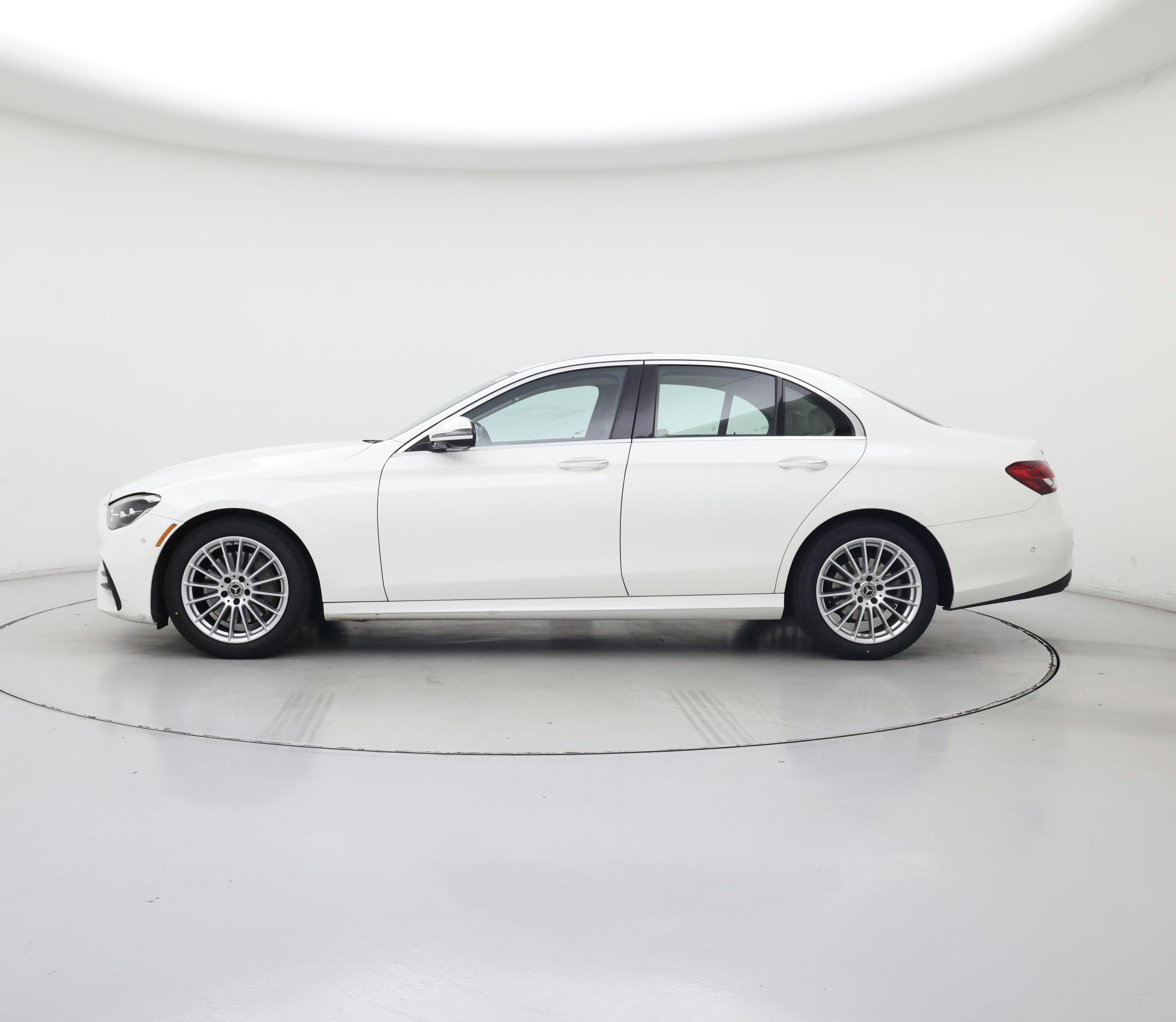 Thumbnail: 2022 Mercedes-Benz E-Class - 3