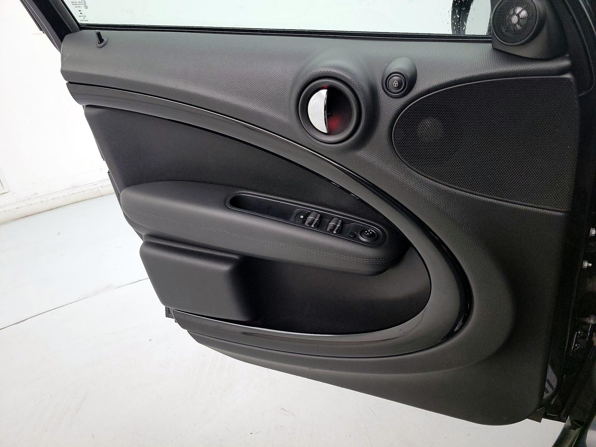 Thumbnail: 2016 MINI Cooper Countryman - 12