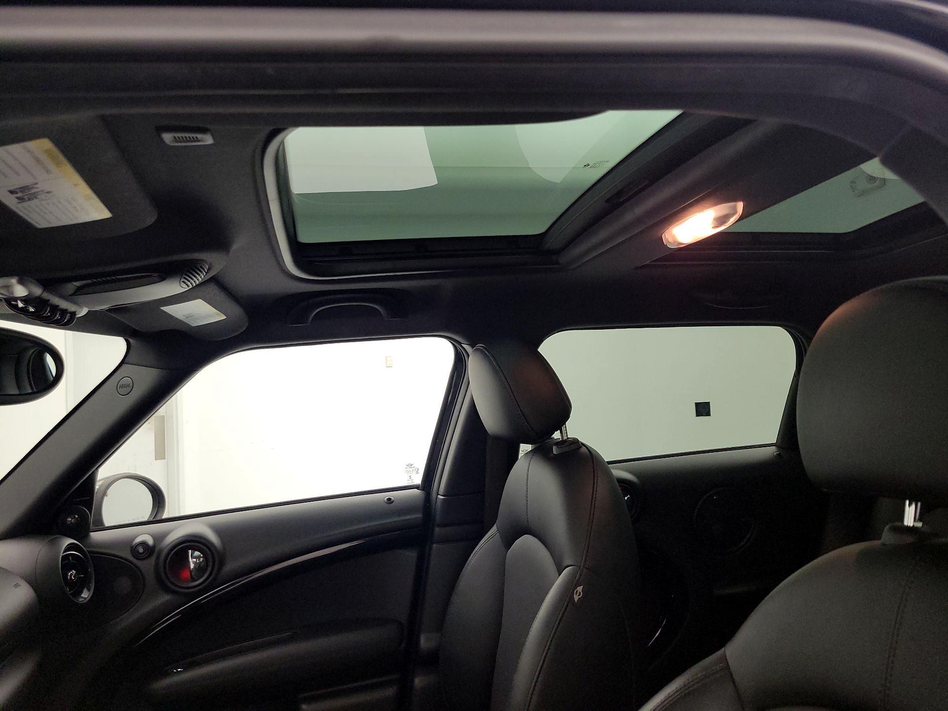 Thumbnail: 2016 MINI Cooper Countryman - 16