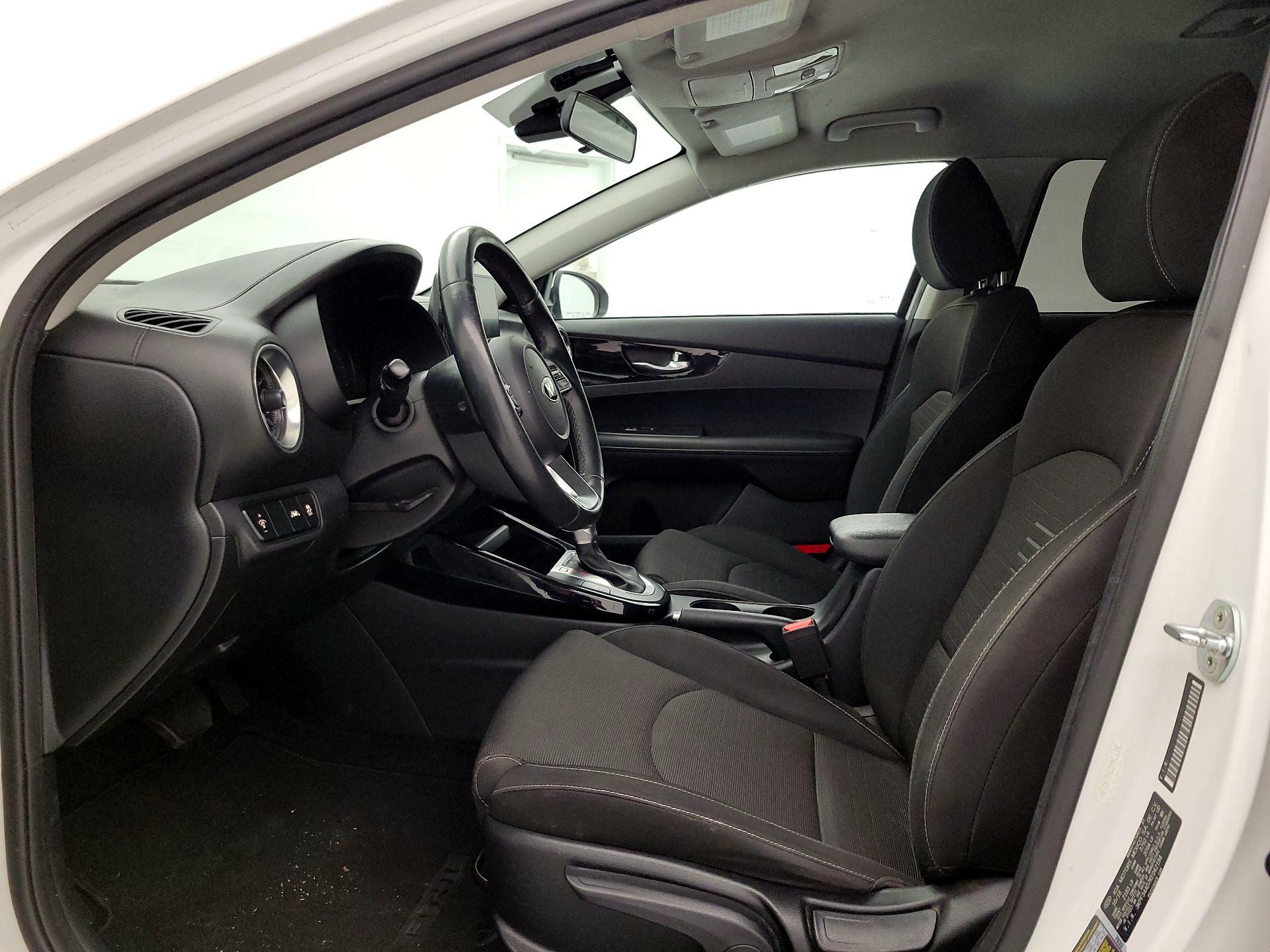 Thumbnail: 2019 Kia Forte - 11