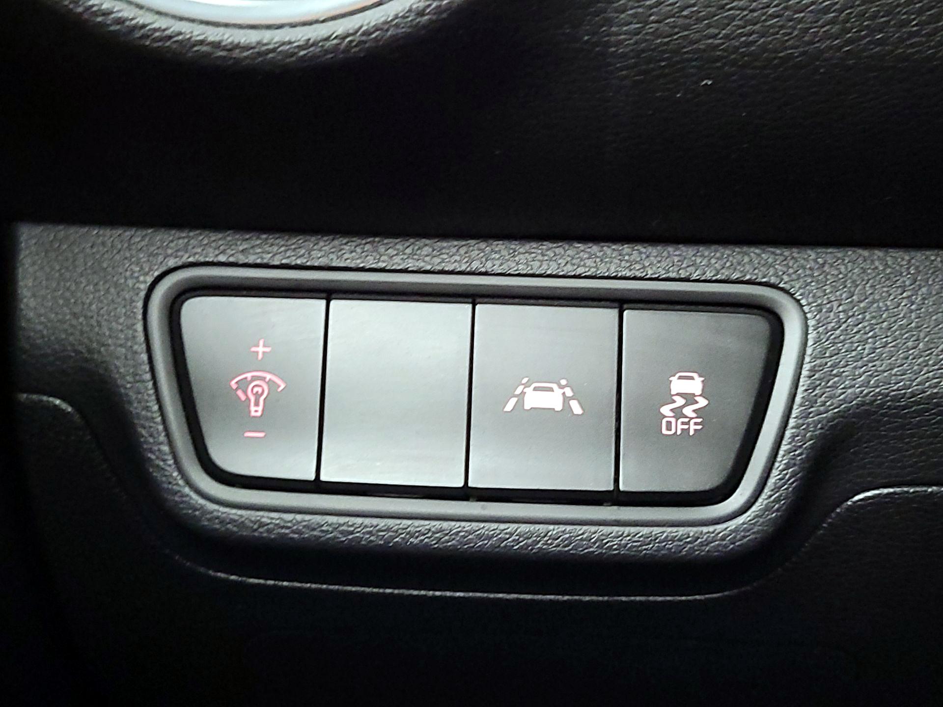 Thumbnail: 2019 Kia Forte - 13