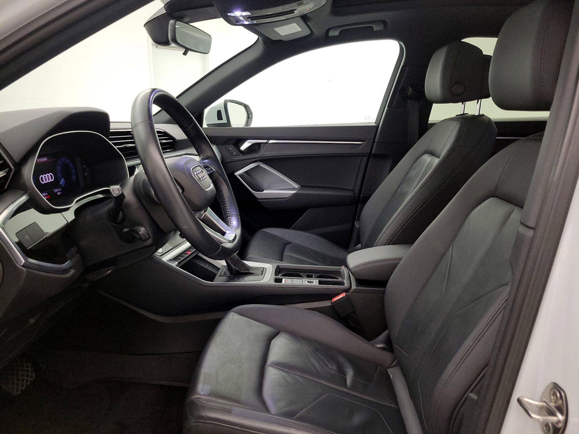 Thumbnail: 2020 Audi Q3 - 11