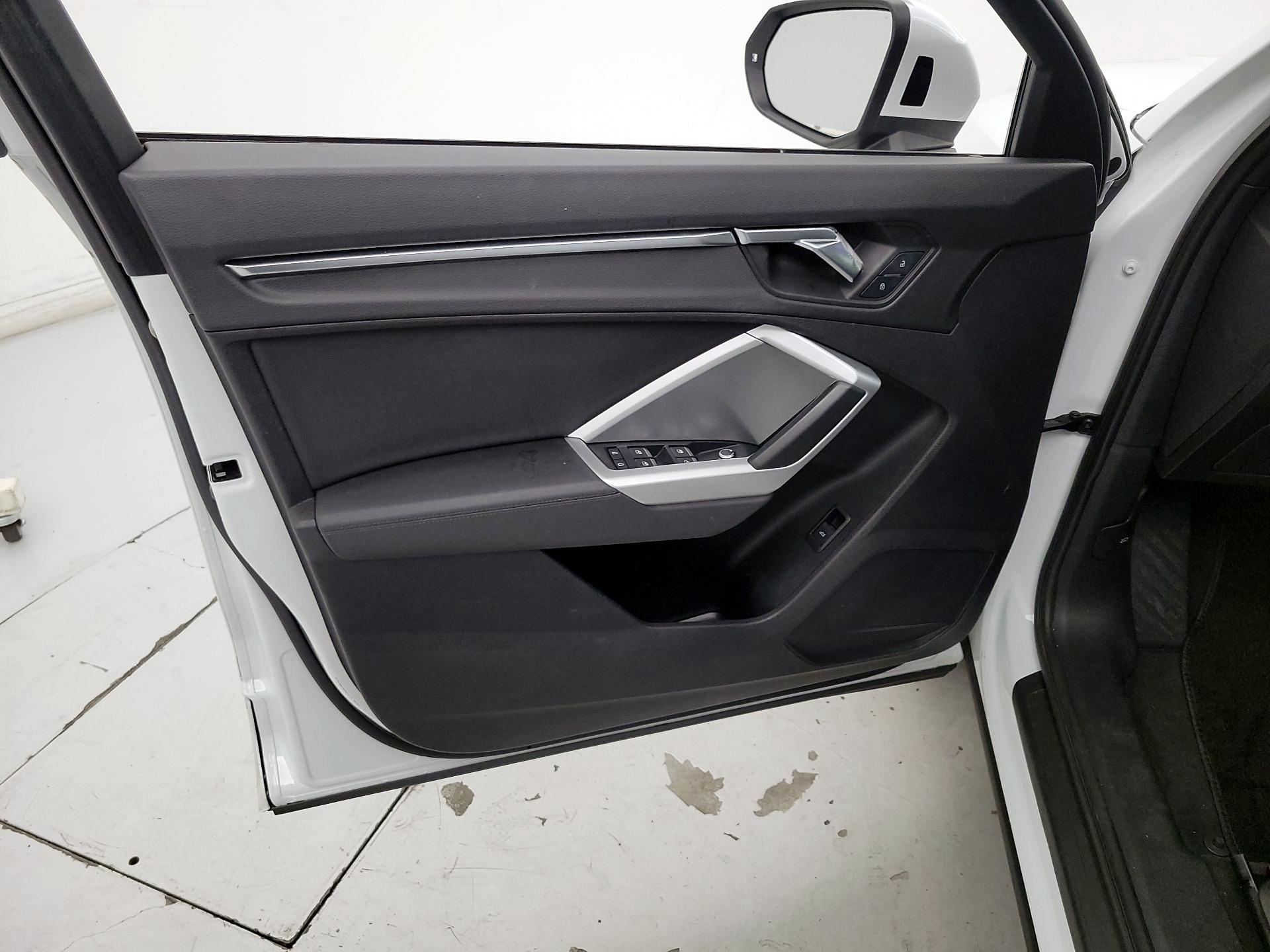 Thumbnail: 2020 Audi Q3 - 12