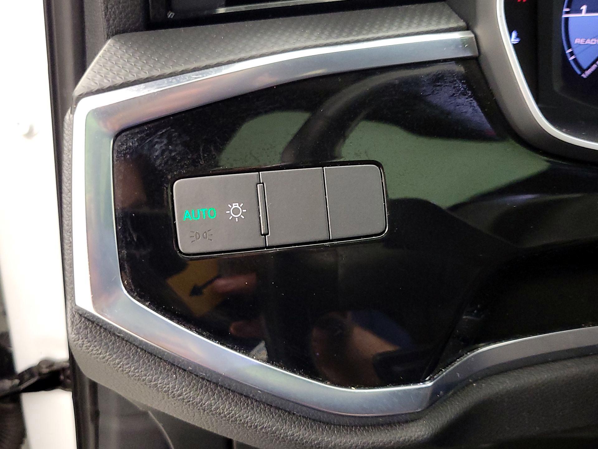 Thumbnail: 2020 Audi Q3 - 13