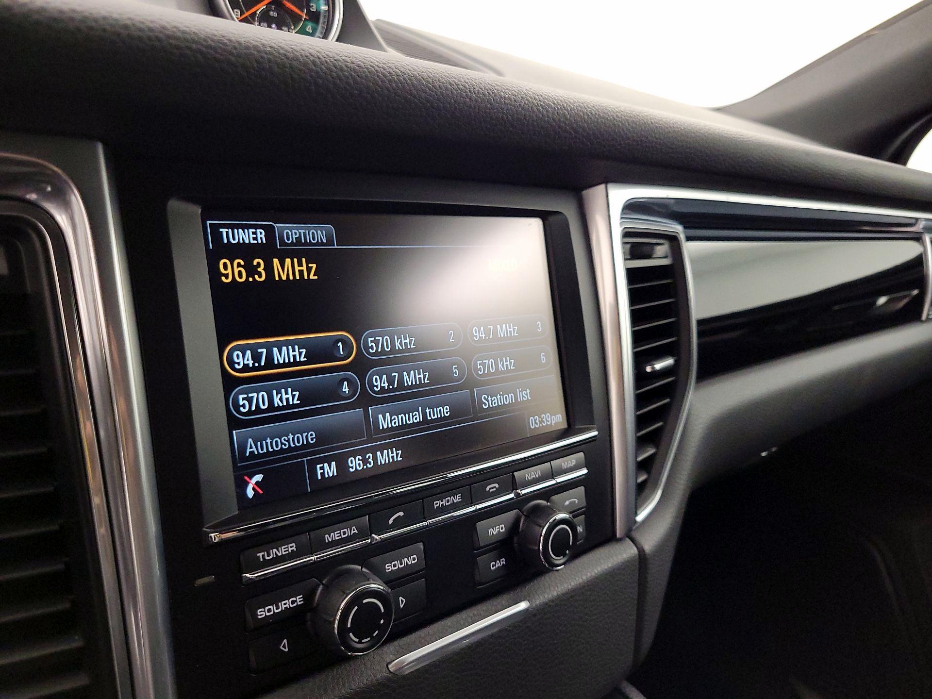 Thumbnail: 2015 Porsche Macan - 14