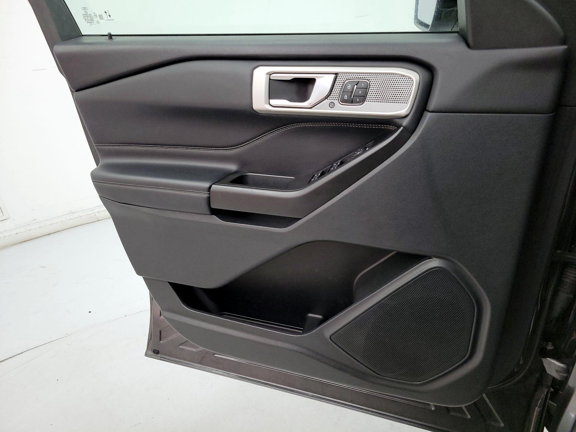 Thumbnail: 2020 Ford Explorer - 12