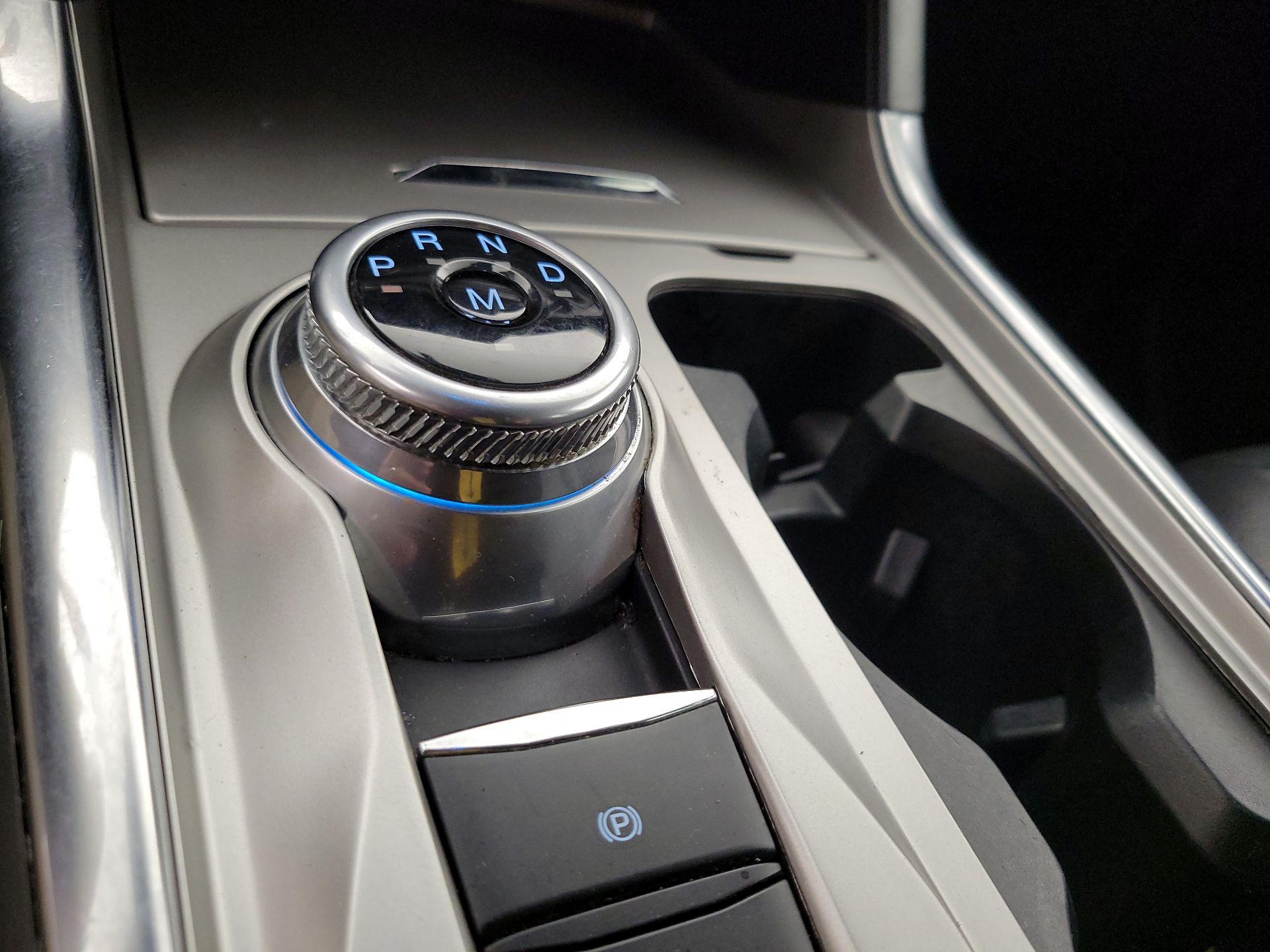 Thumbnail: 2020 Ford Explorer - 18