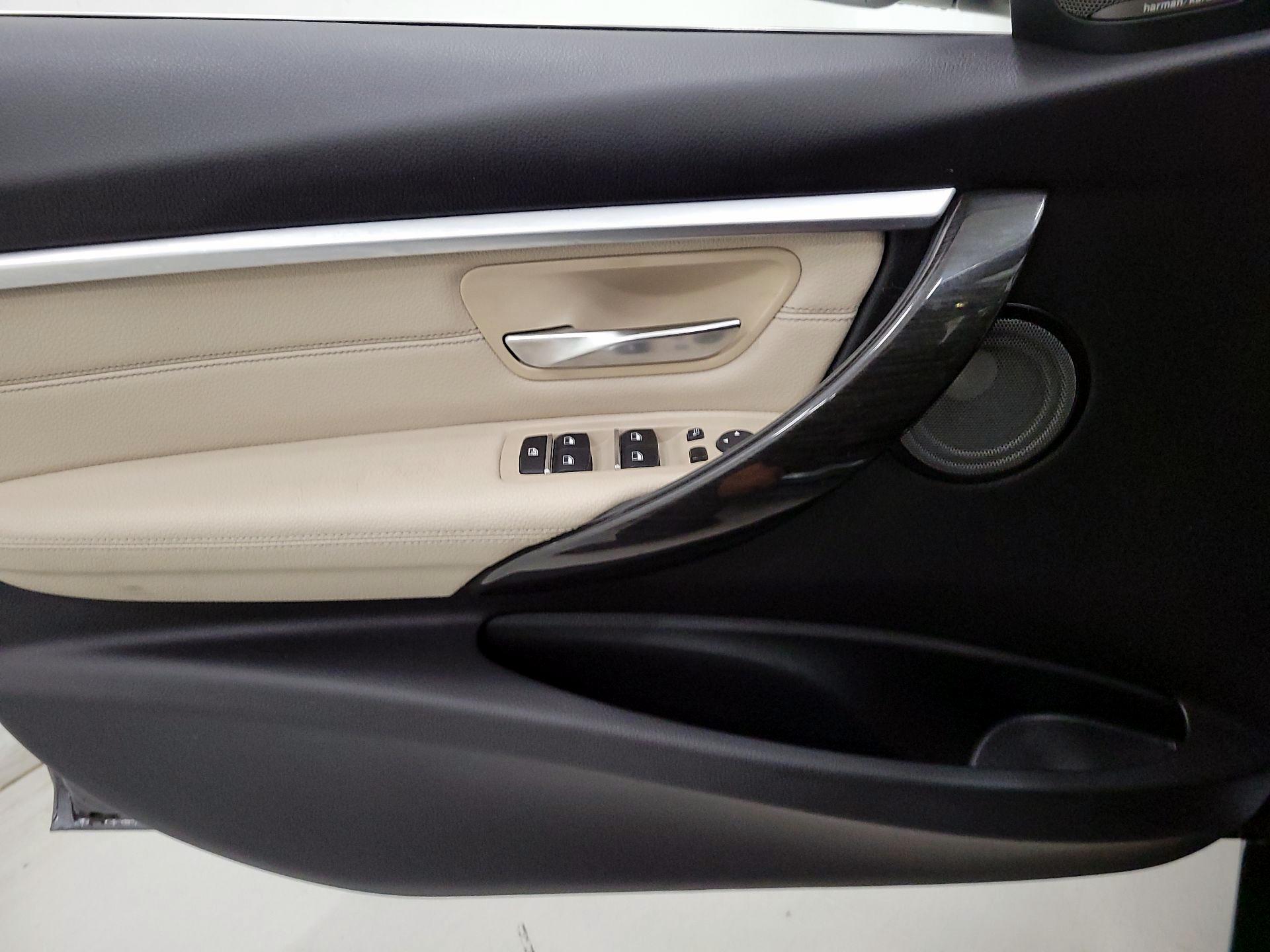 Thumbnail: 2018 BMW 3 Series - 12