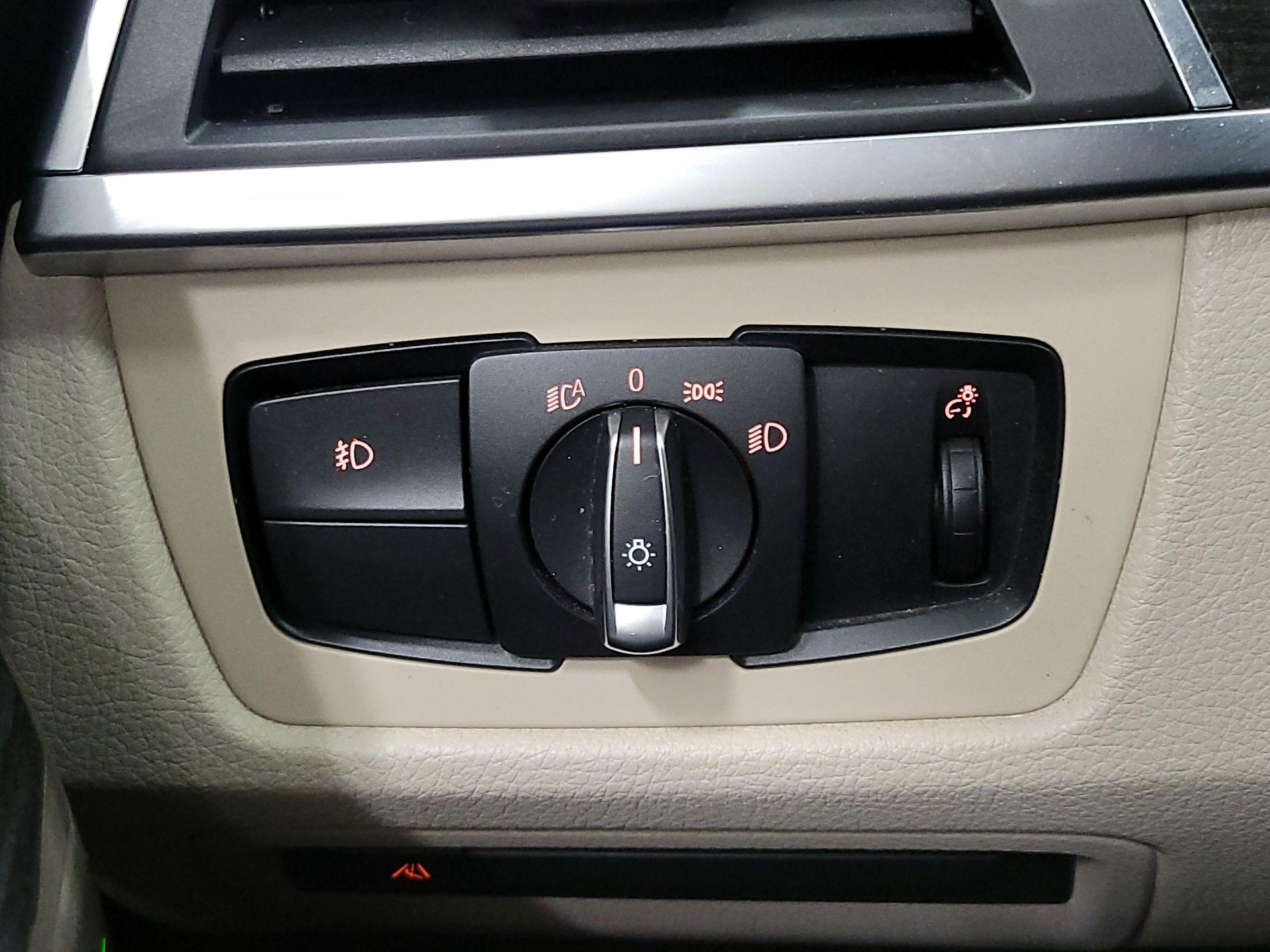 Thumbnail: 2018 BMW 3 Series - 13