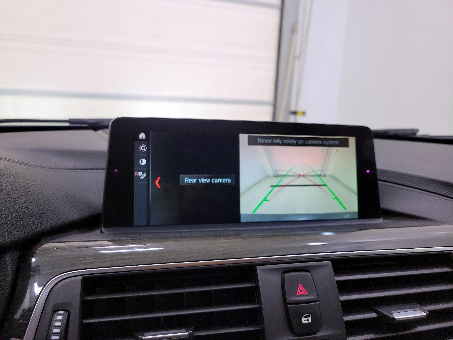 Thumbnail: 2018 BMW 3 Series - 15