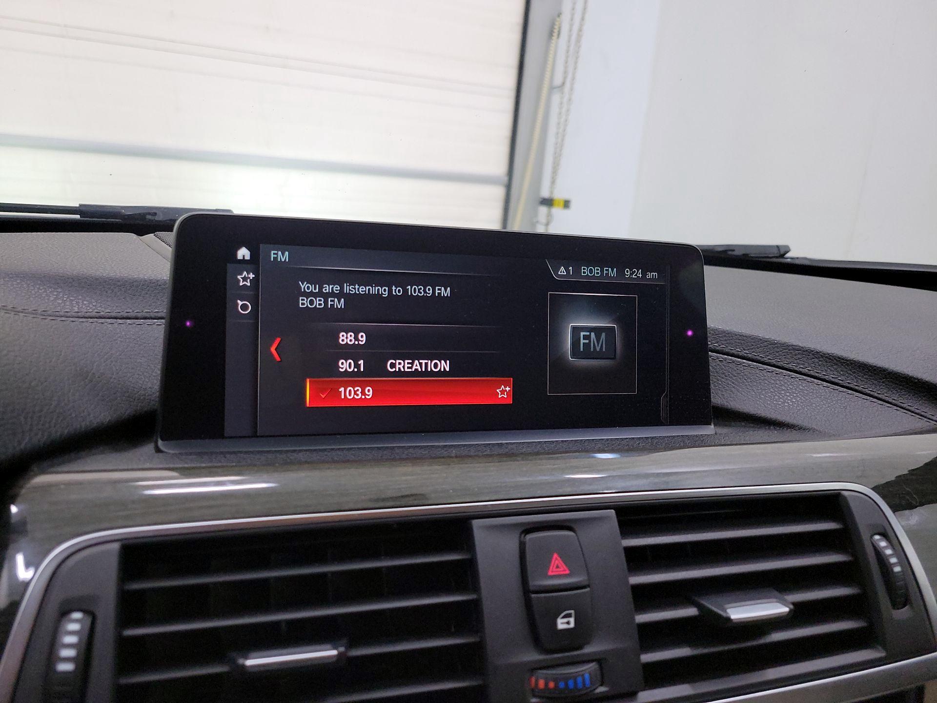 Thumbnail: 2018 BMW 3 Series - 16