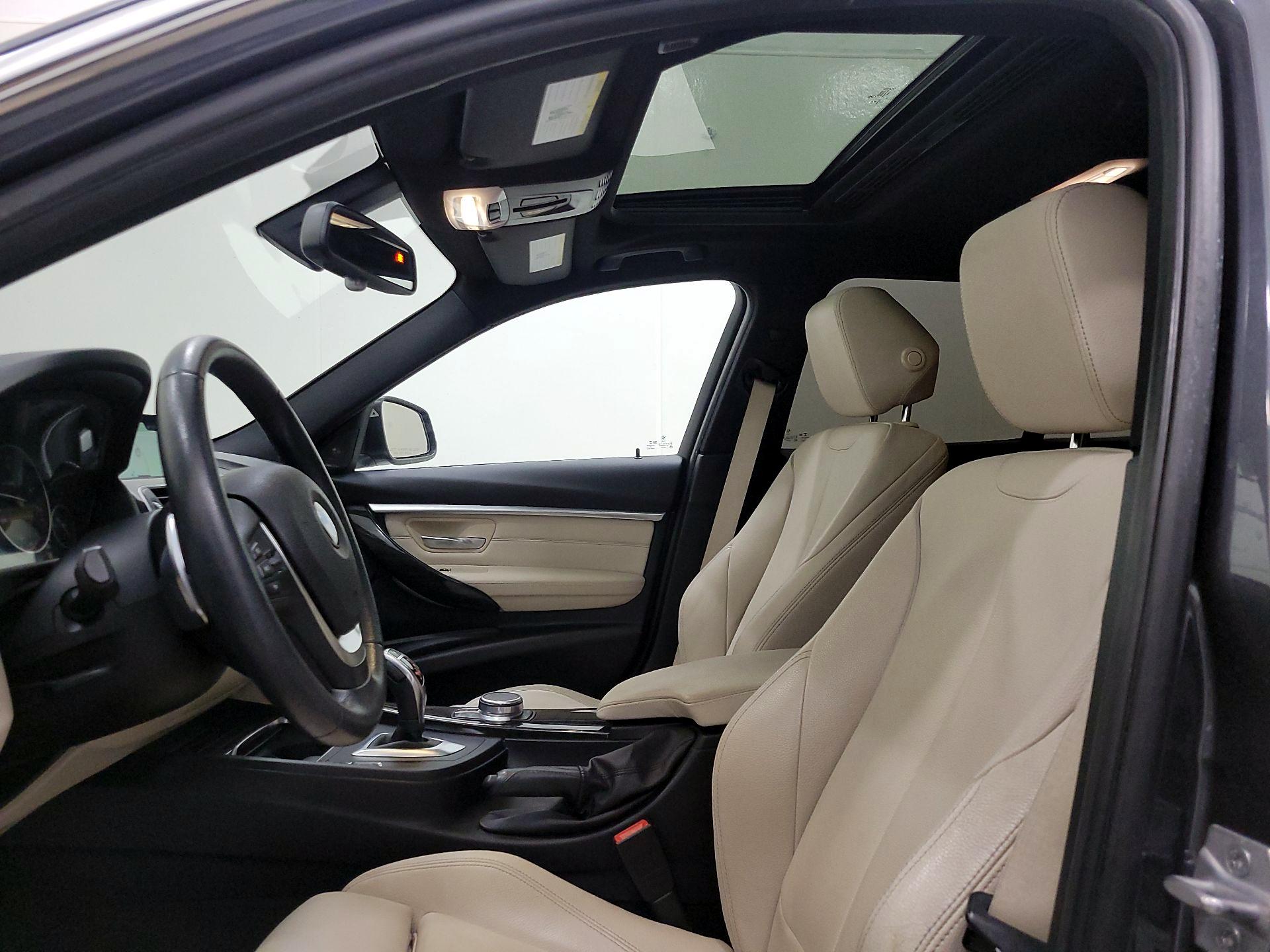 Thumbnail: 2018 BMW 3 Series - 20