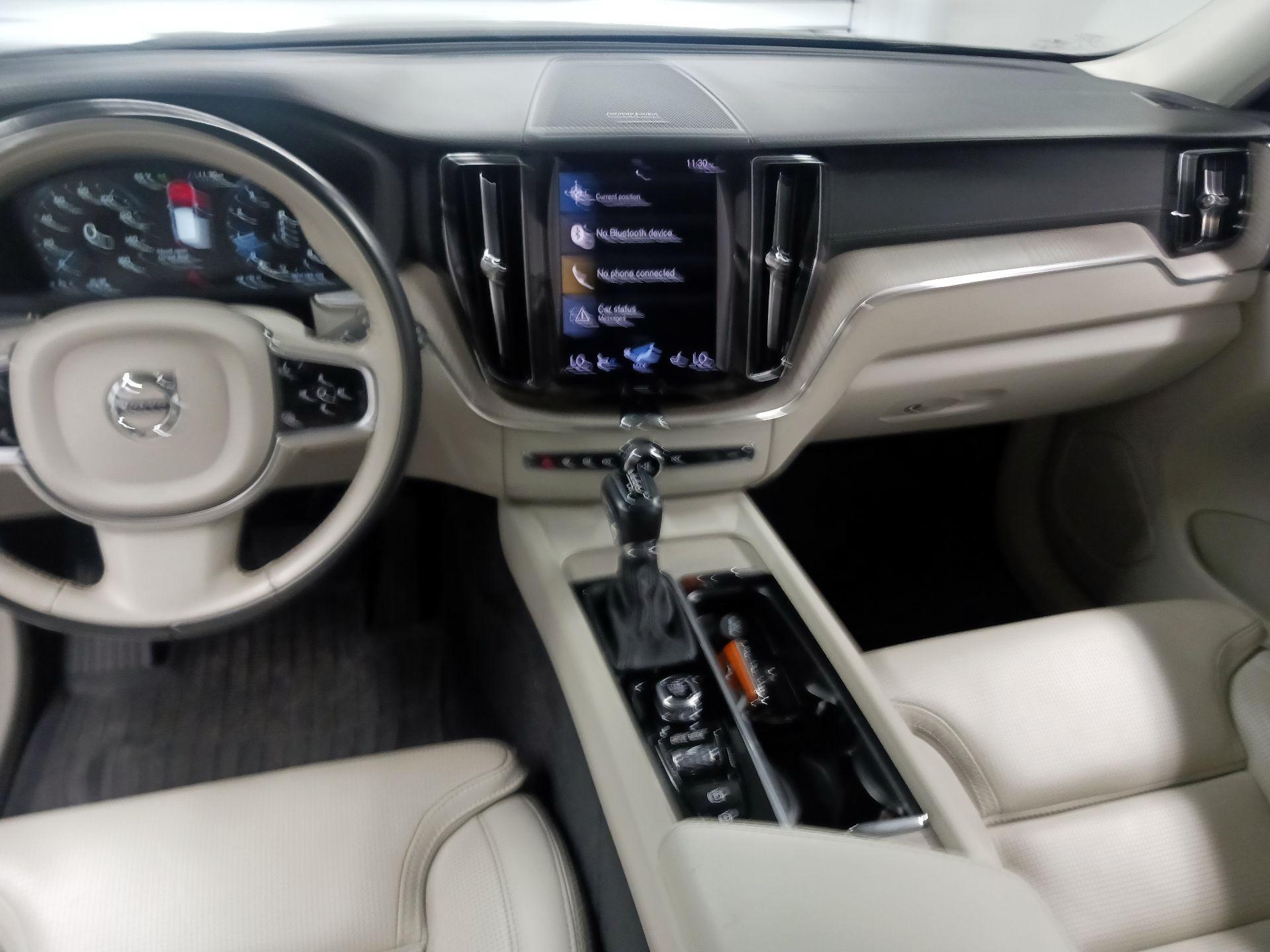 Thumbnail: 2021 Volvo XC60 - 9