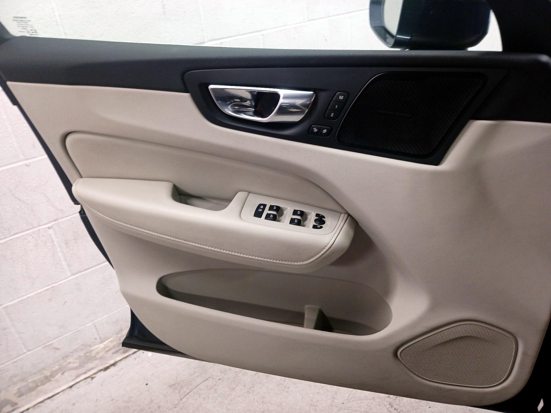 Thumbnail: 2021 Volvo XC60 - 12