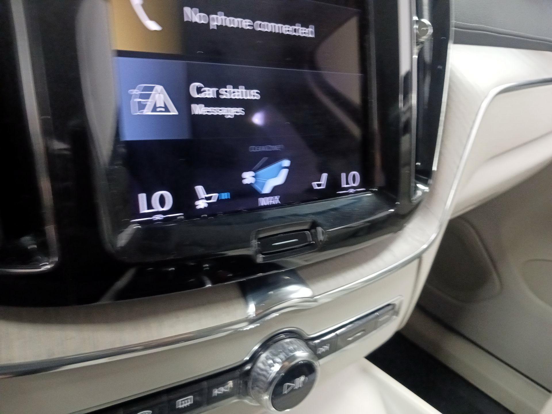 Thumbnail: 2021 Volvo XC60 - 15