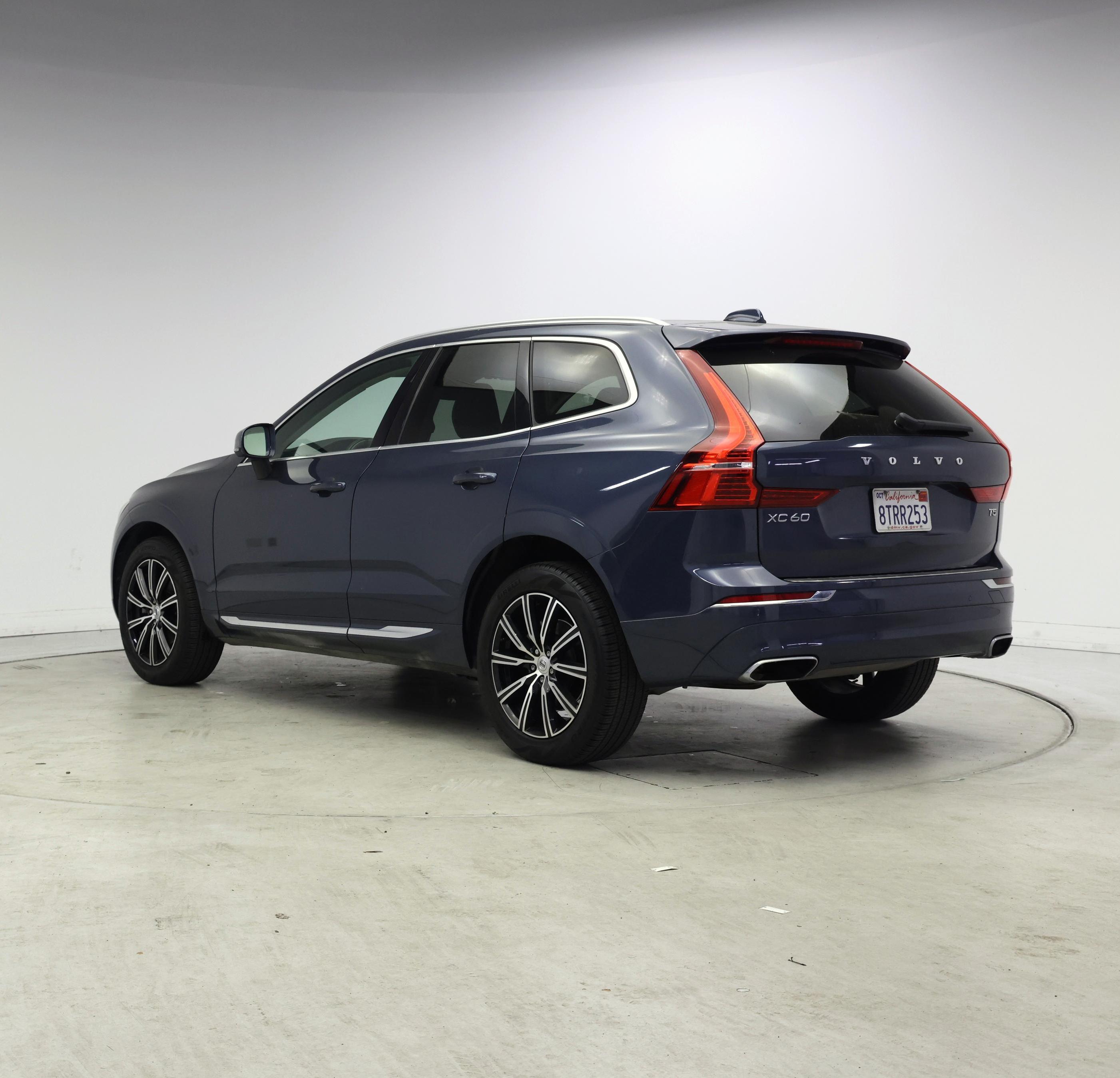 Thumbnail: 2021 Volvo XC60 - 2