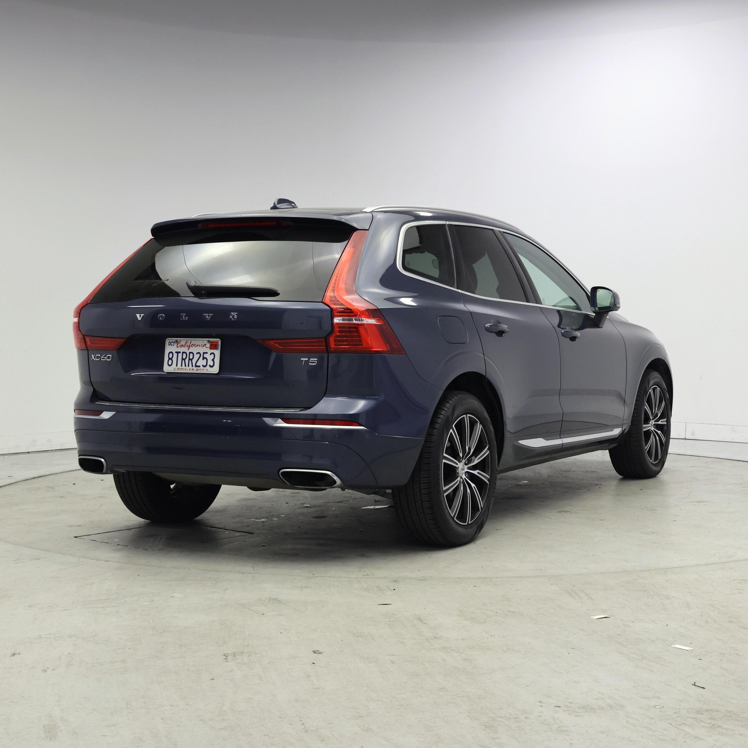 Thumbnail: 2021 Volvo XC60 - 8