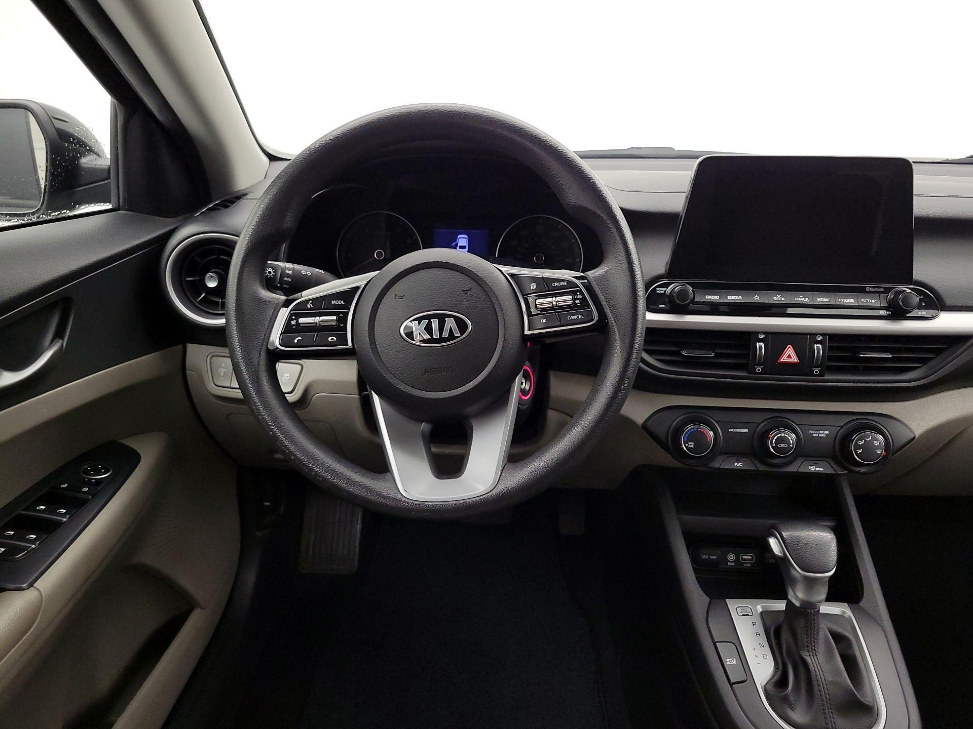 Thumbnail: 2020 Kia Forte - 10