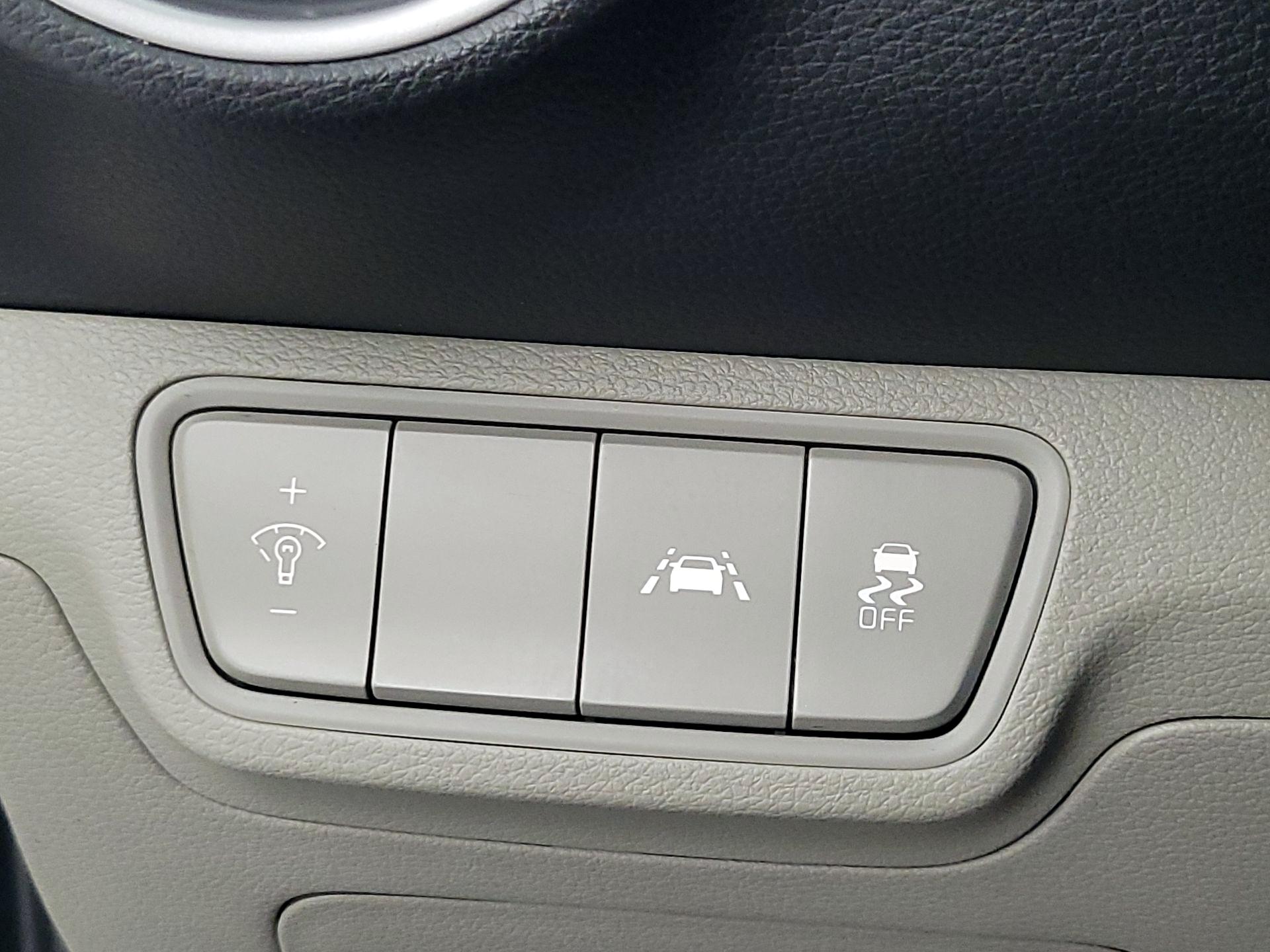 Thumbnail: 2020 Kia Forte - 13