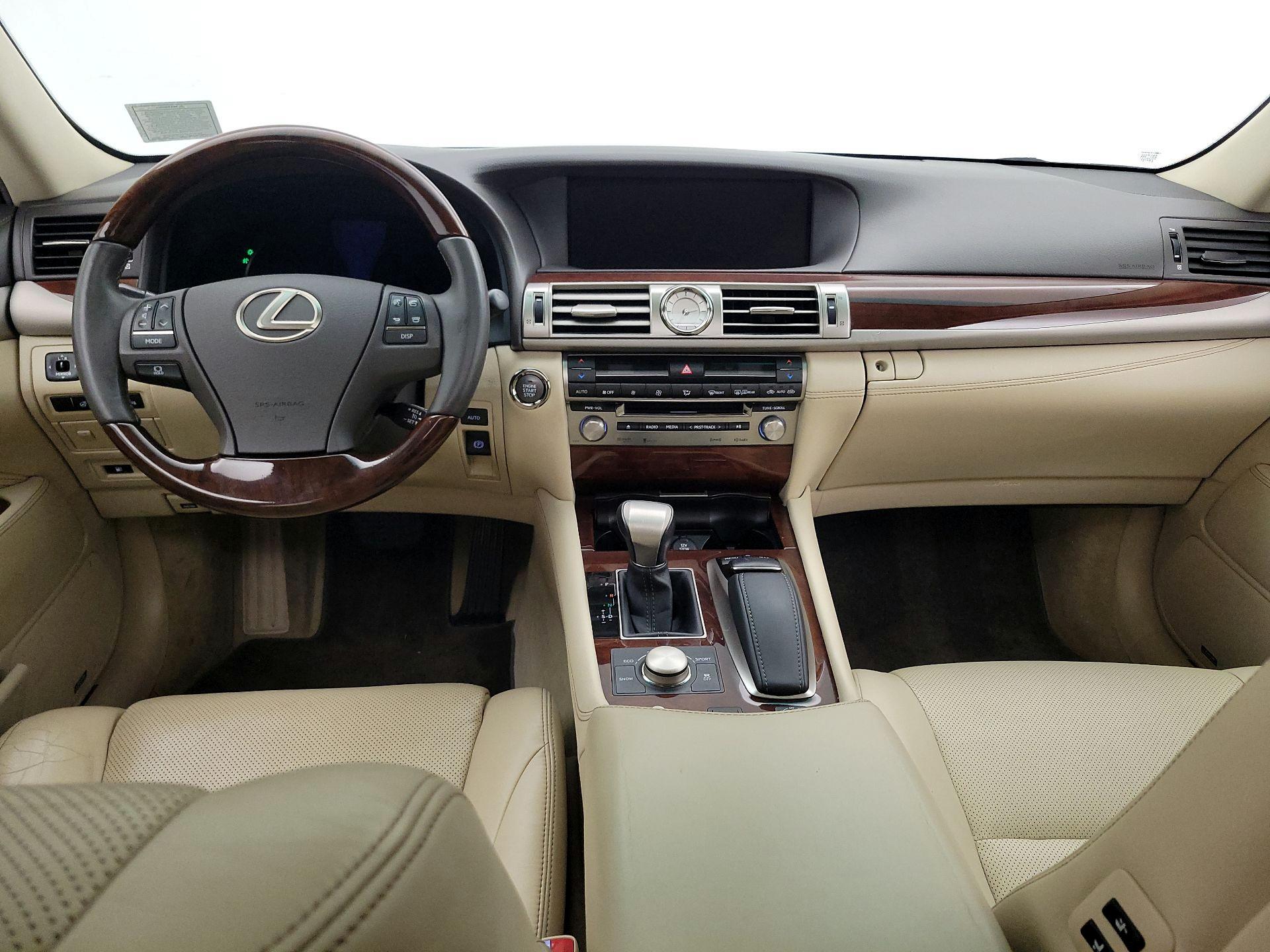 Thumbnail: 2014 Lexus LS - 9
